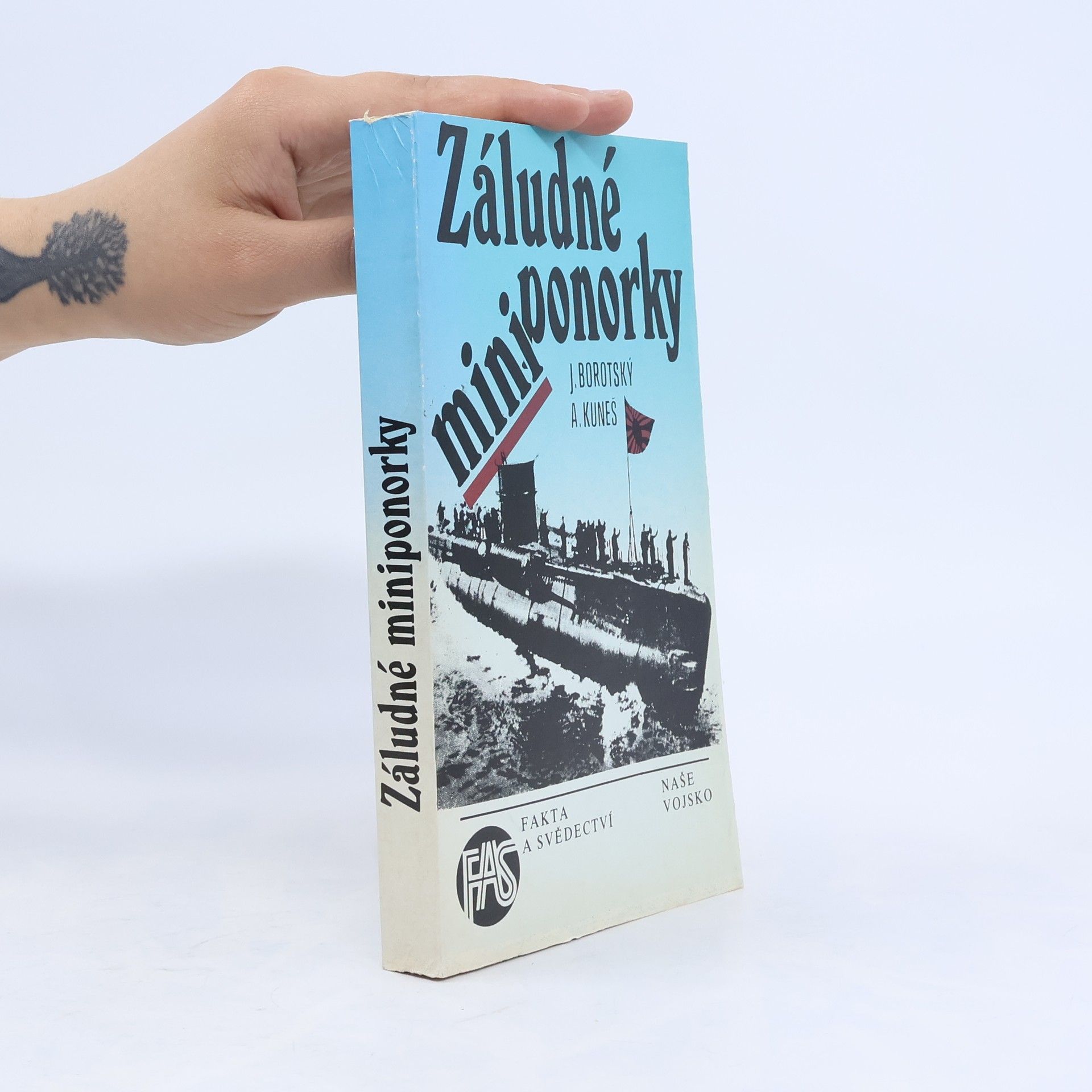 Alexandr Kuneš Záludné miniponorky