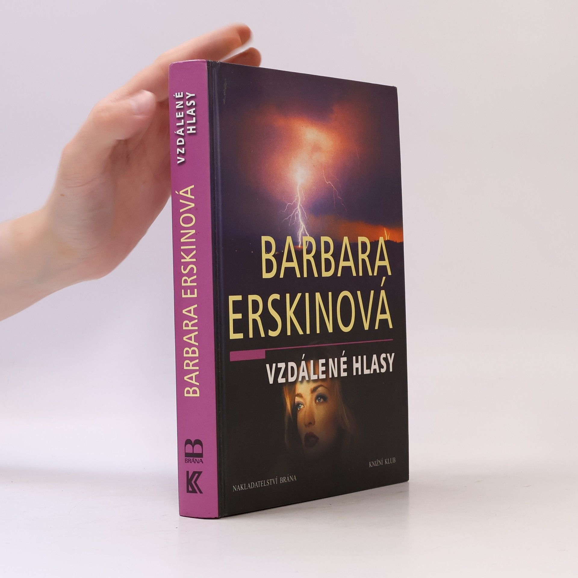 Barbara Erskine Vzdálené hlasy