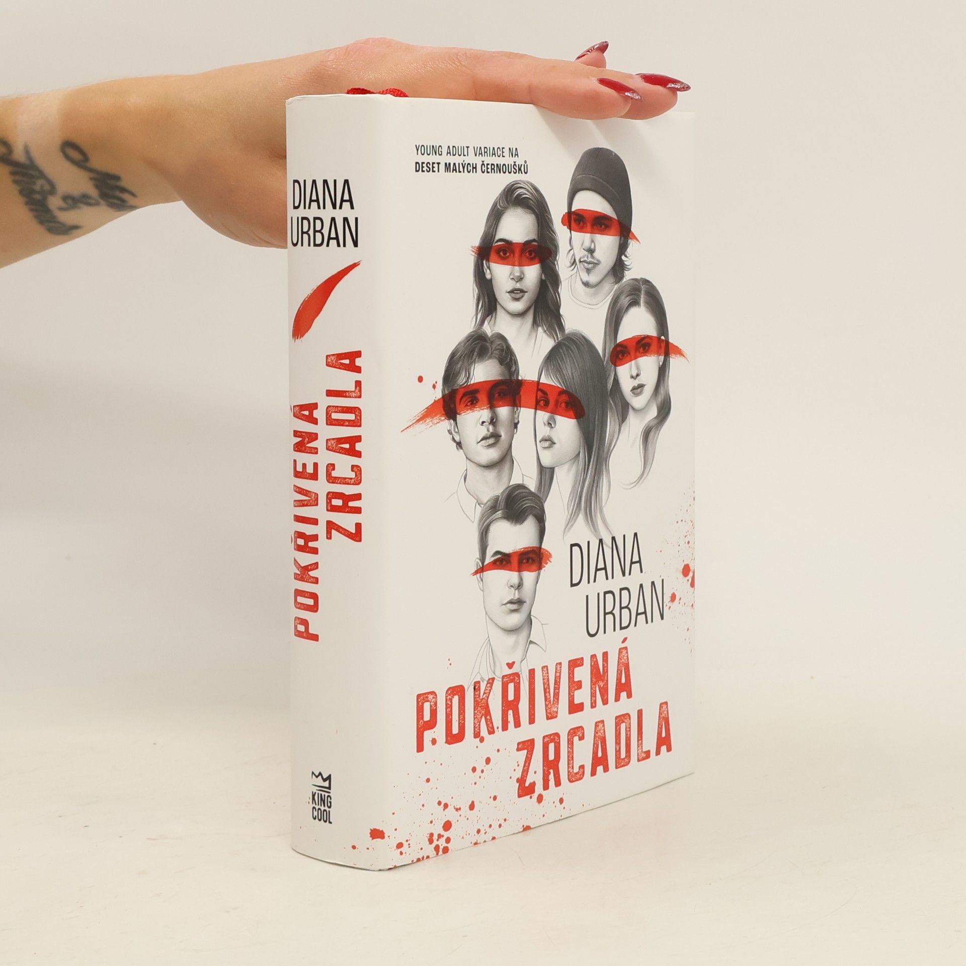 Diana Urban Pokřivená zrcadla