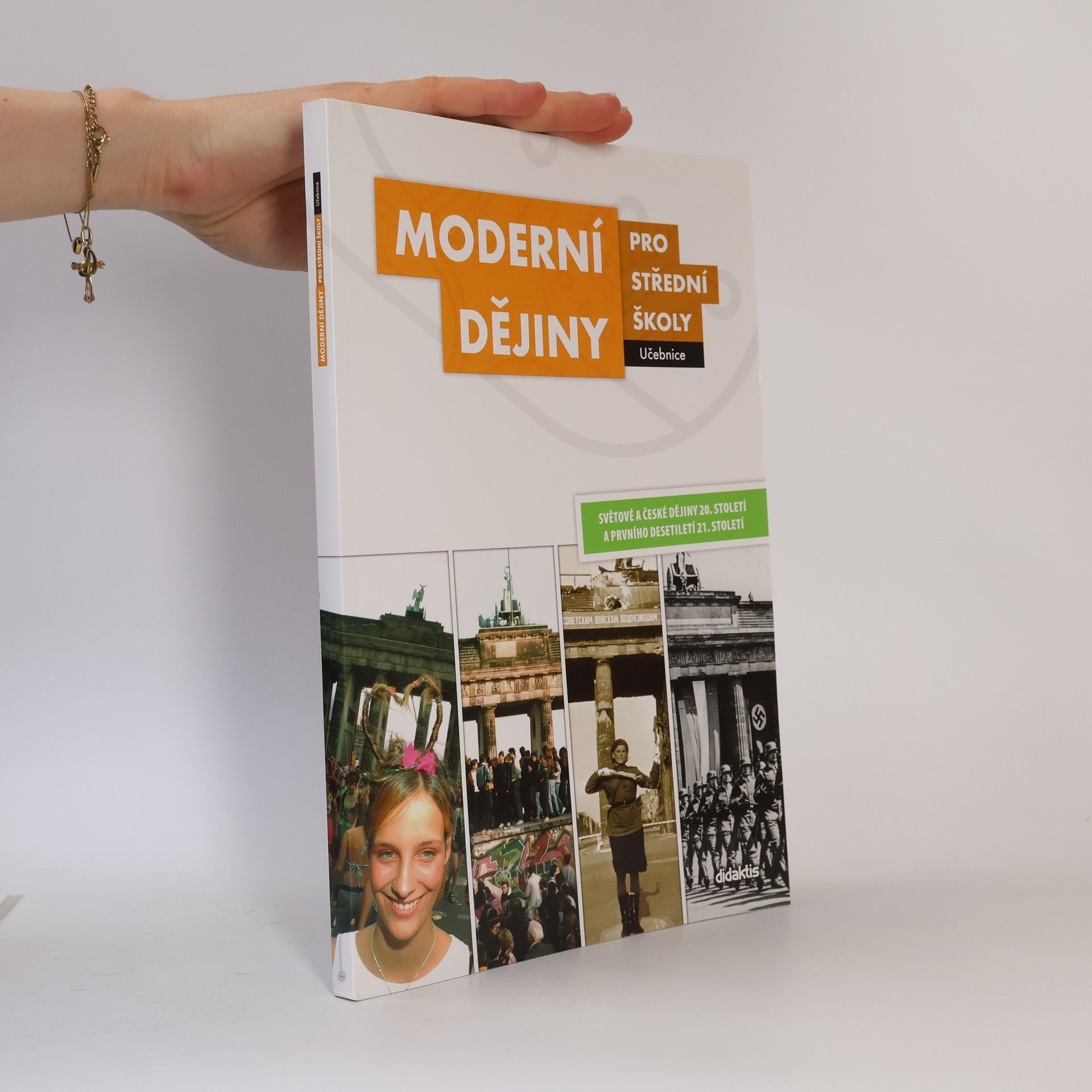Jan Čurda Moderní dějiny pro střední školy: Světové a české dějiny 20. století a prvního desetiletí 21. století
