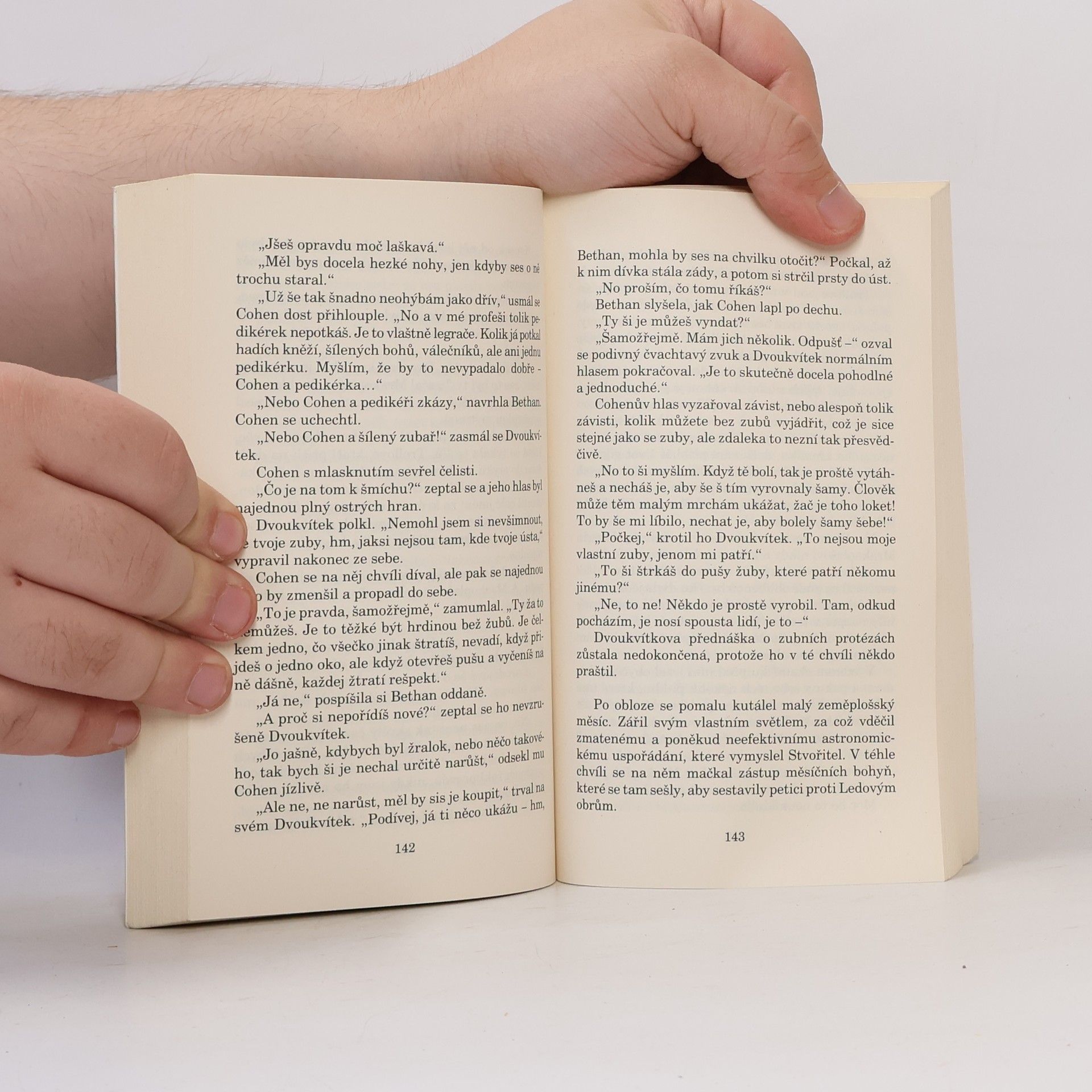 Terry Pratchett Lehké fantastično