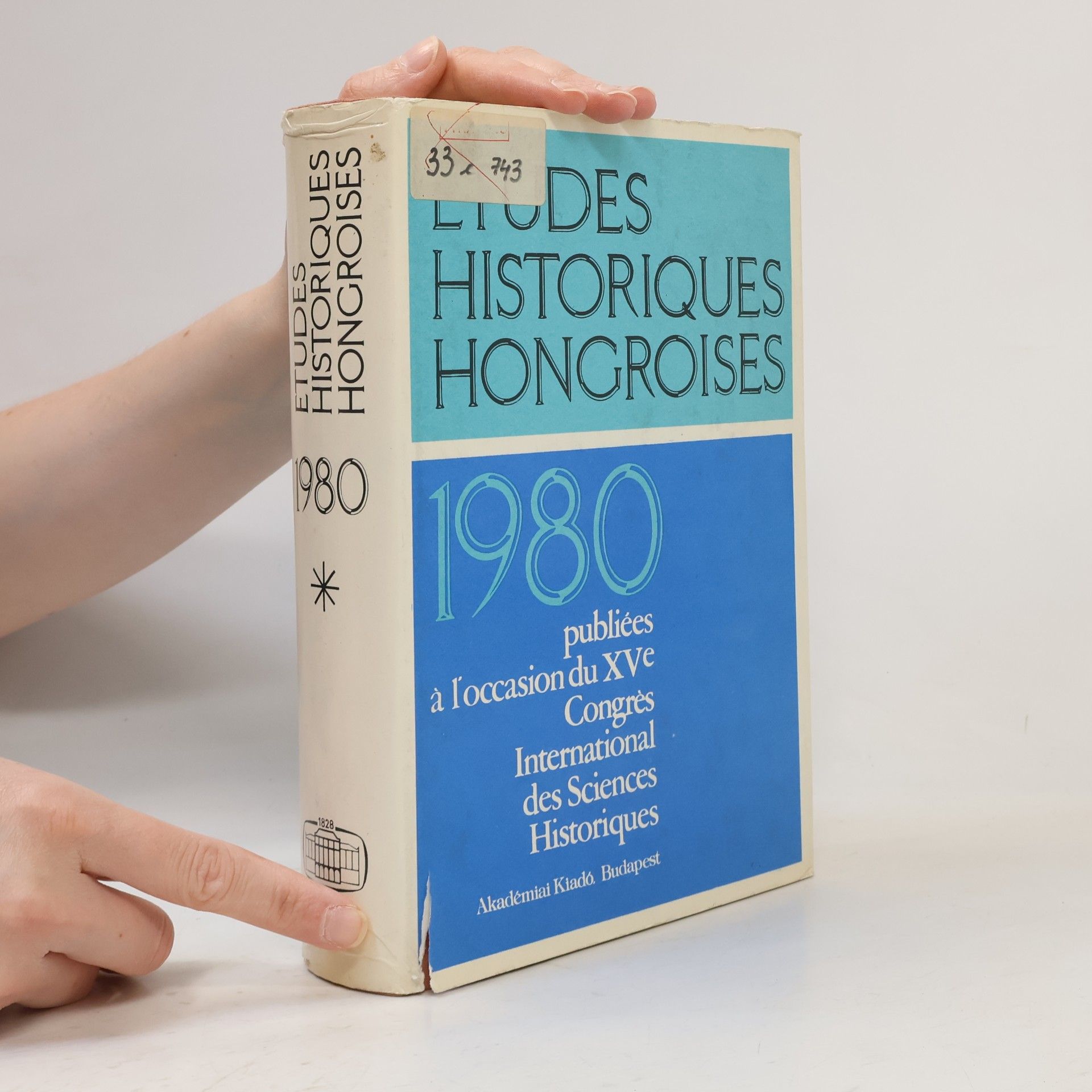 E. Arato Études historiques hongroises 1980