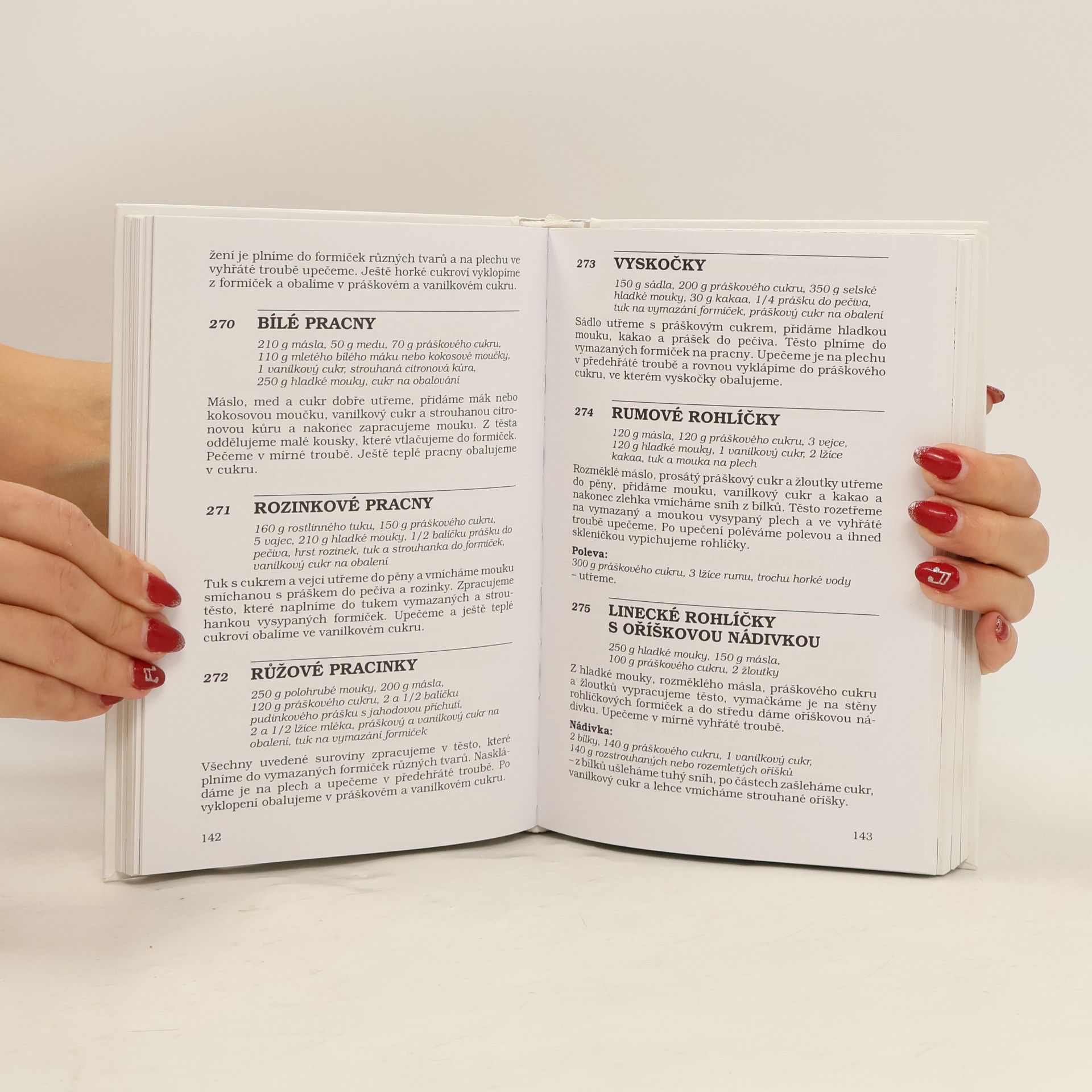 Various authors Pečeme a připravujeme moučníky