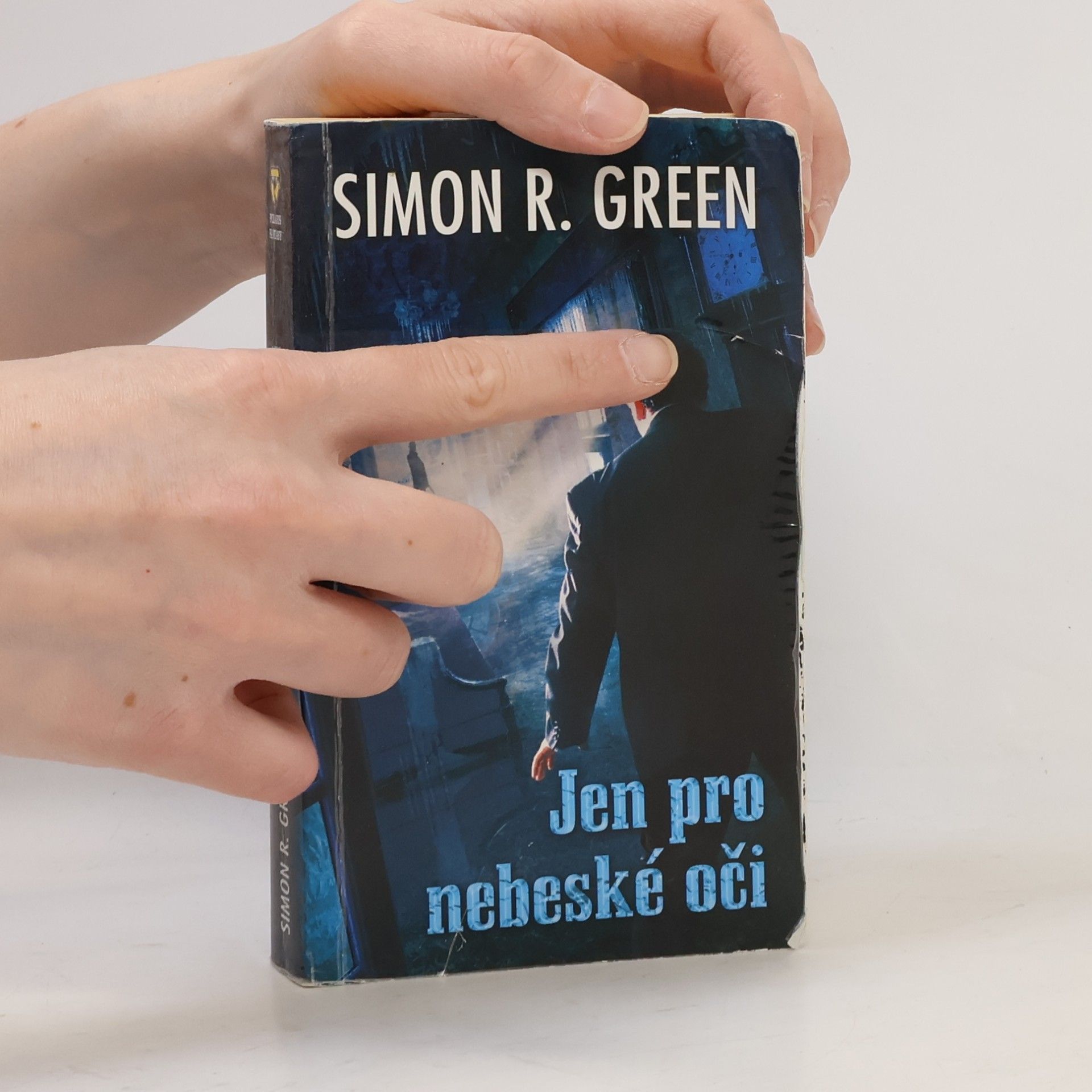 Simon Richard Green Jen pro nebeské oči