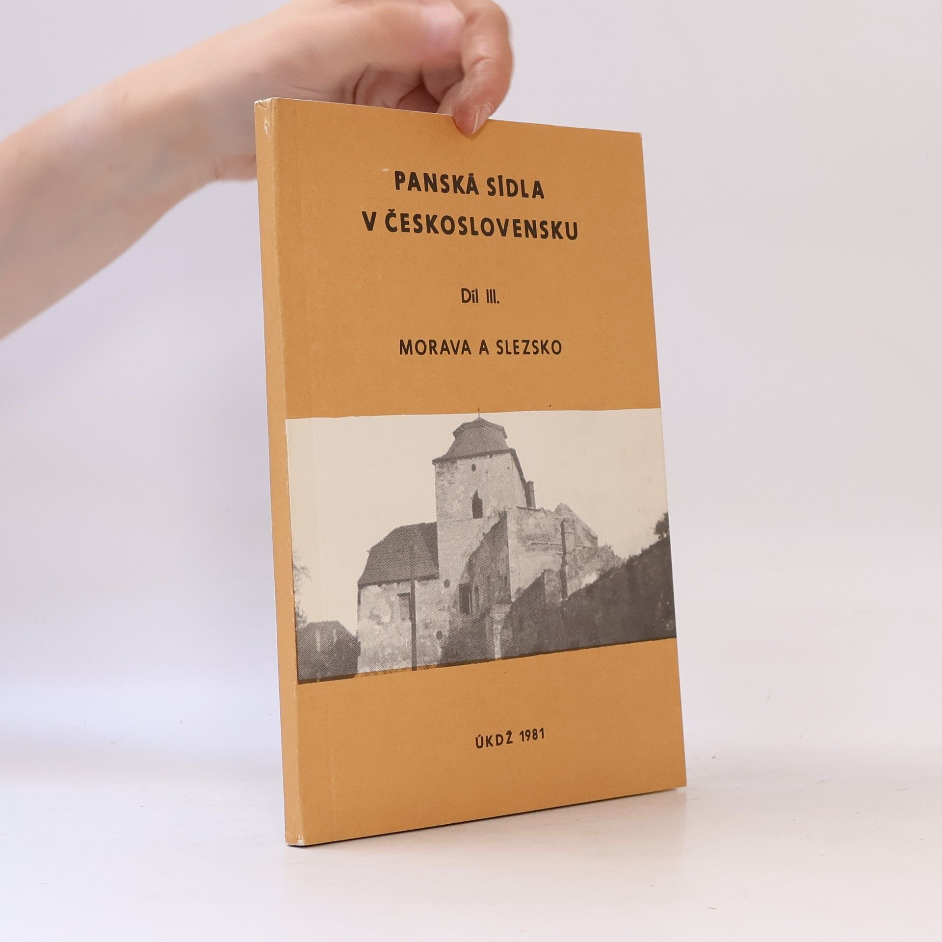 Auteurscollectief Panská sídla v československu III