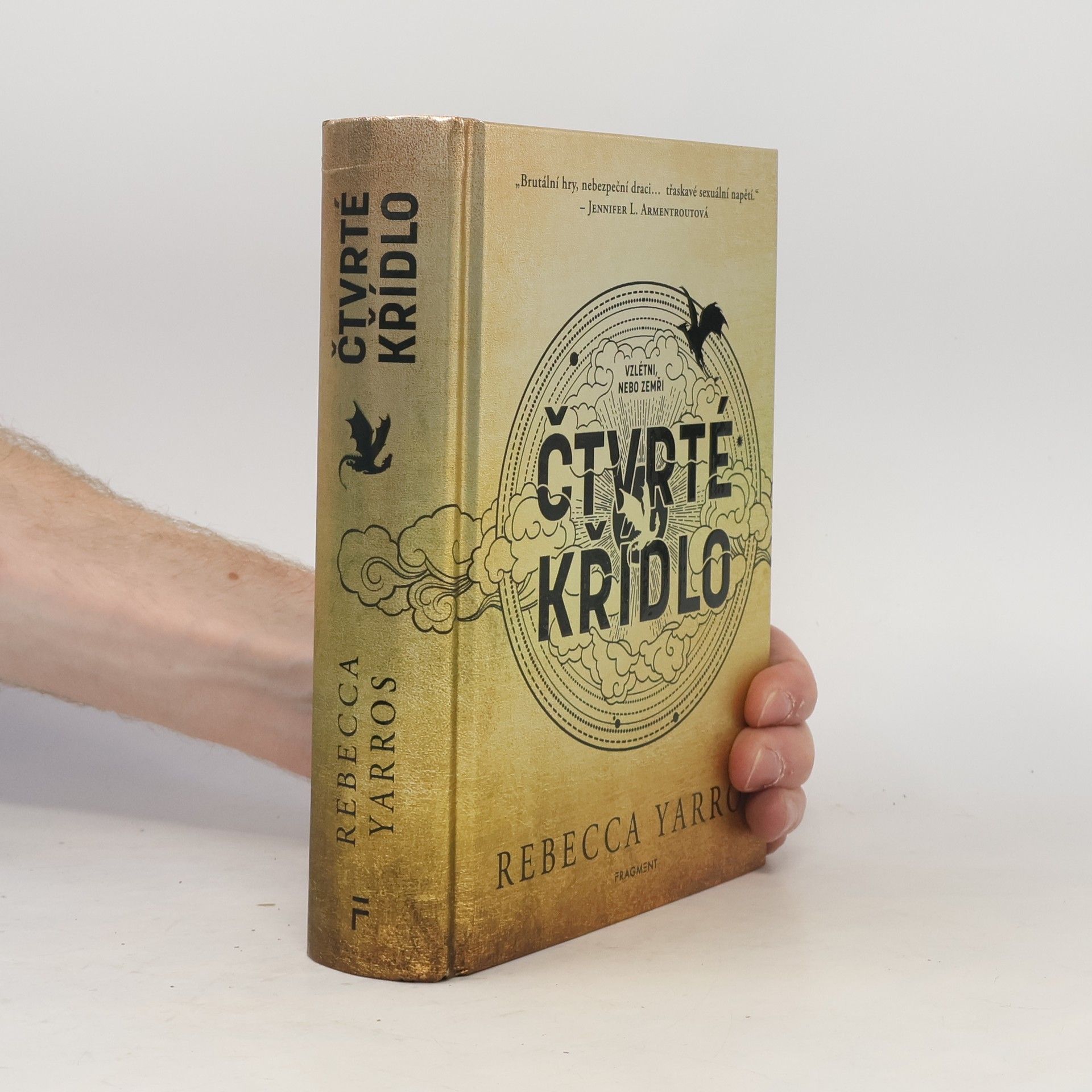 Rebecca Yarros Čtvrté křídlo