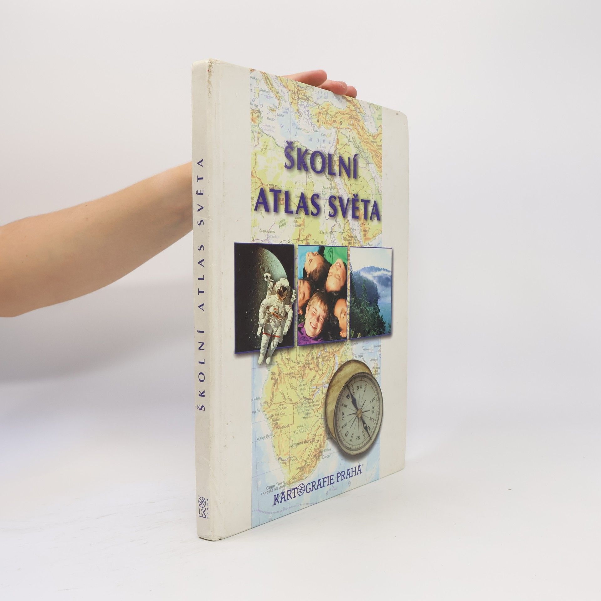 Collectif d'auteurs Školní atlas světa