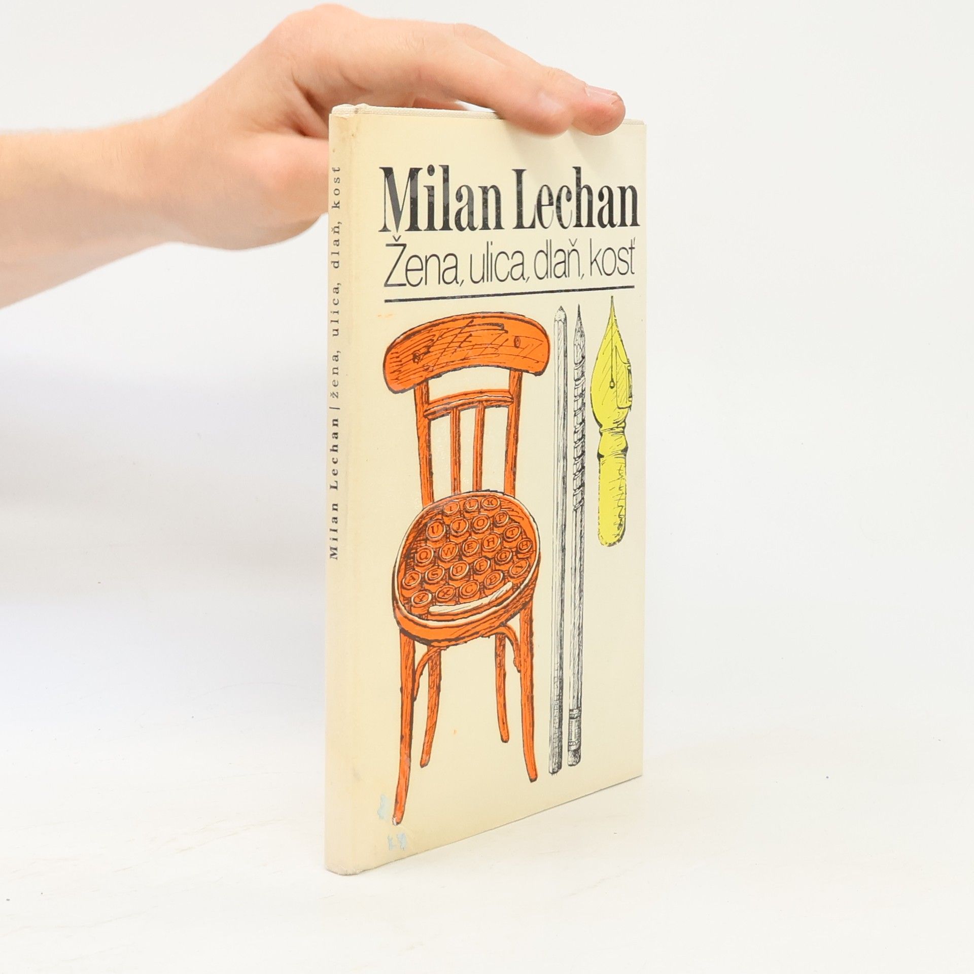 Milan Lechan Žena, ulica, dlaň, kost