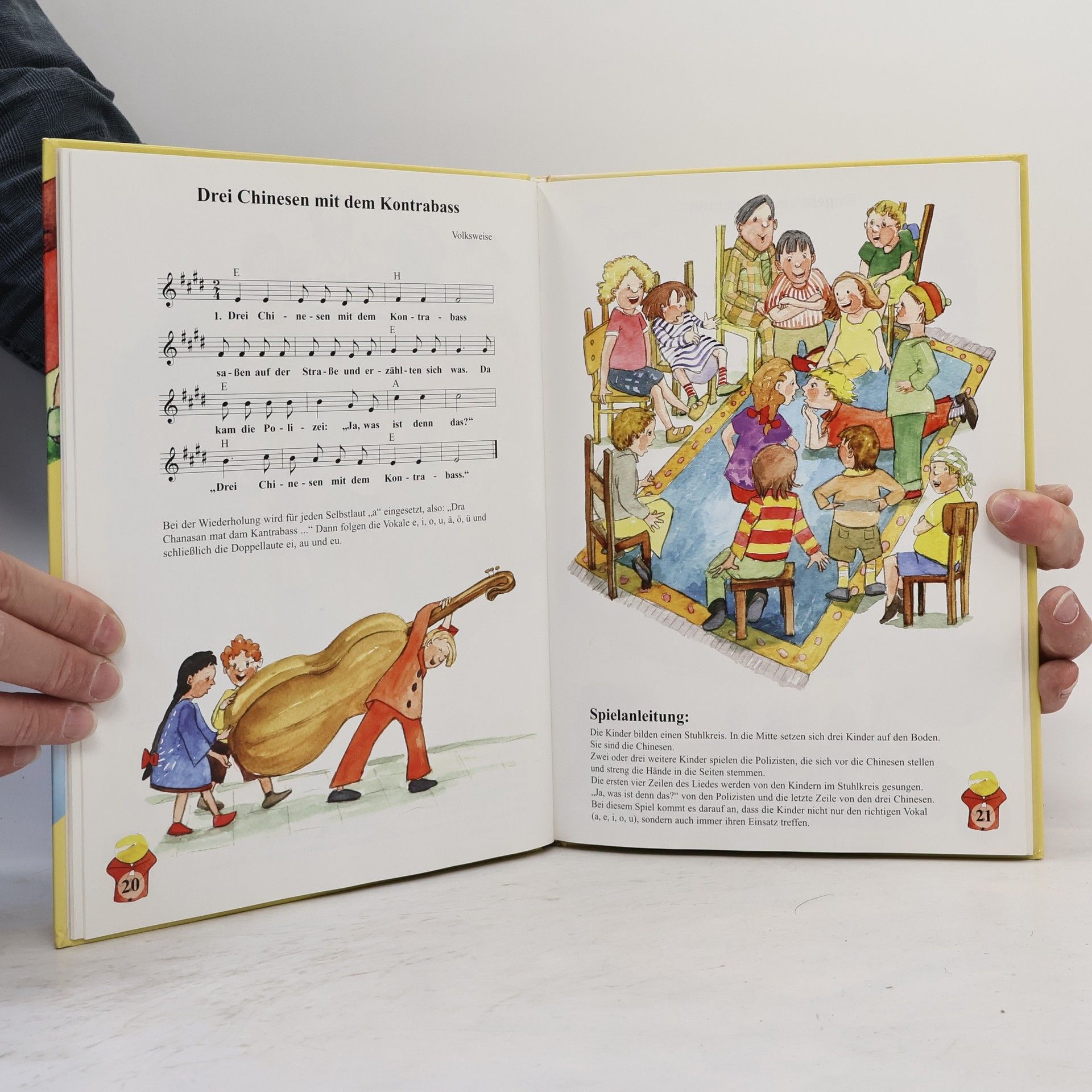 Manfred Ulrich Lass uns singen und springen! / mit CD. Die schönsten Spiel- und Tanzlieder für Kinder