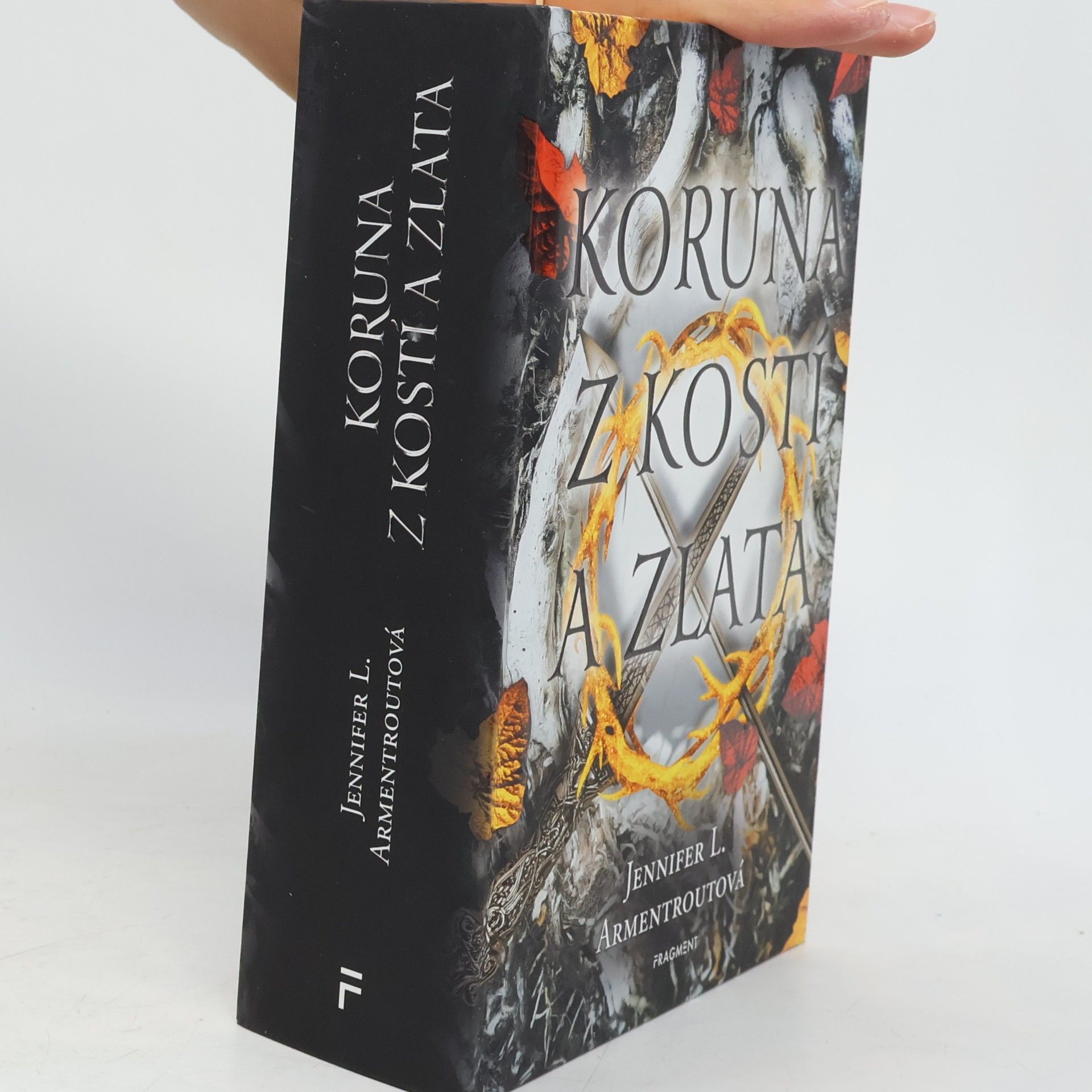 Jennifer L. Armentrout Koruna z kostí a zlata