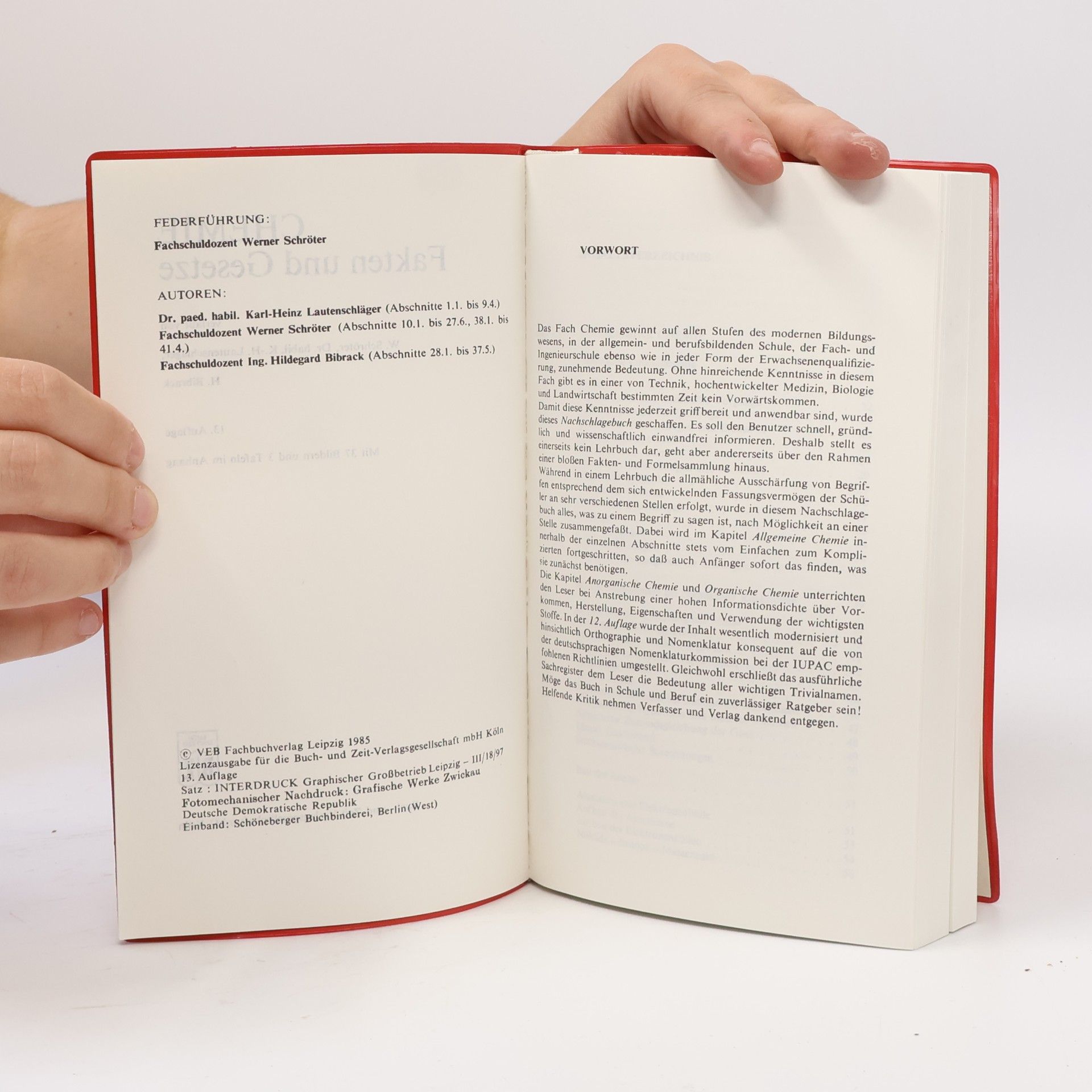 Autorenkollektiv Chemie. Fakten und Gesetze