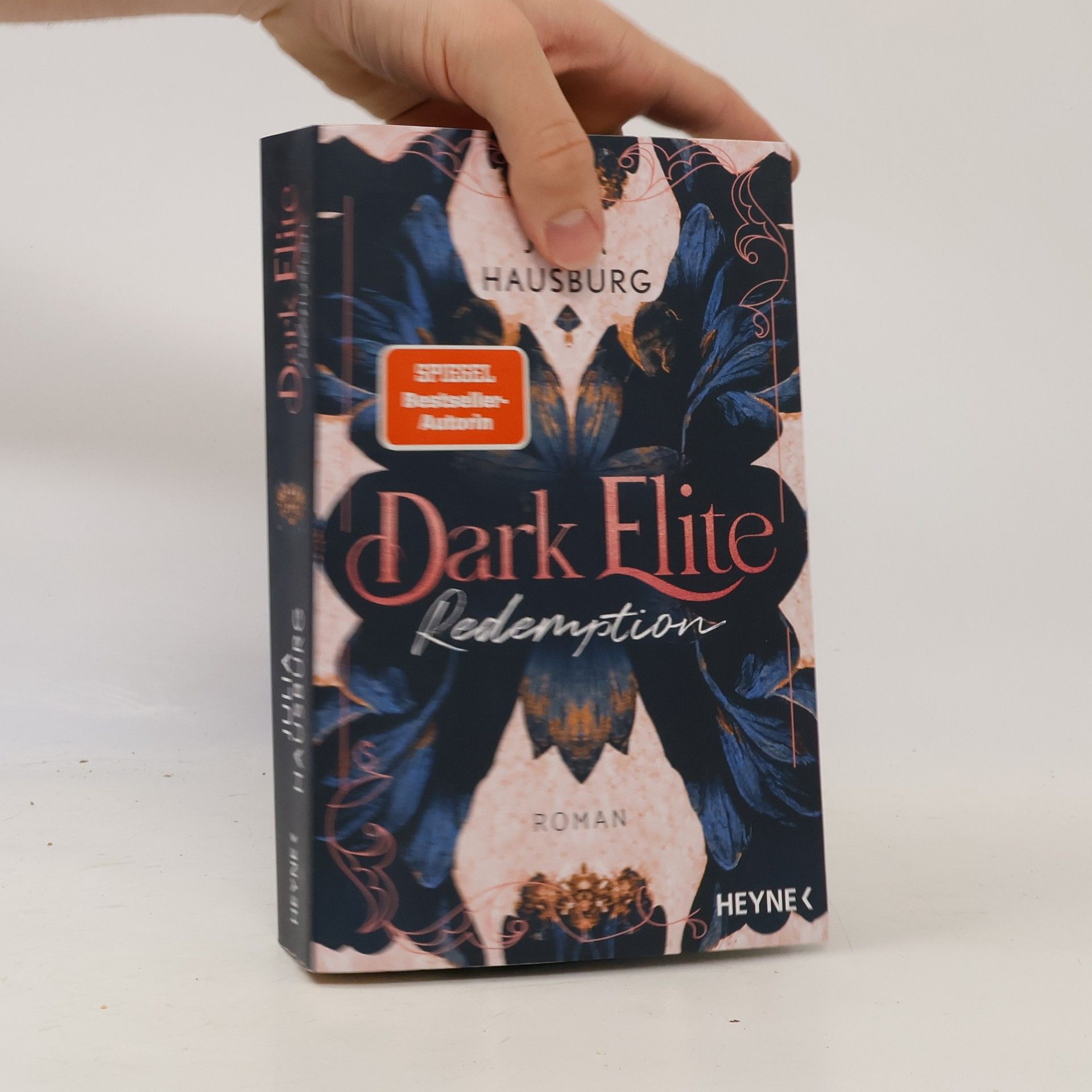 Julia Hausburg Dark Elite - Redemption