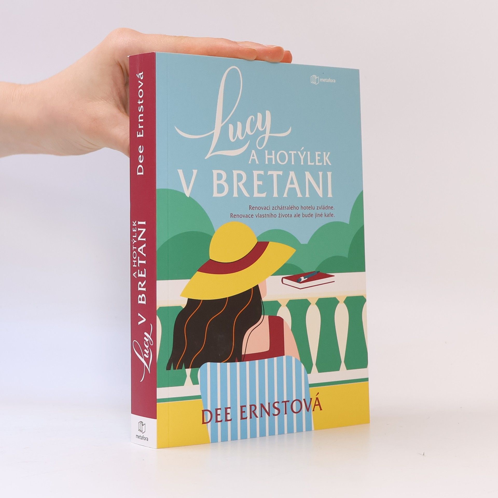 Dee Ernst Lucy a hotýlek v Bretani
