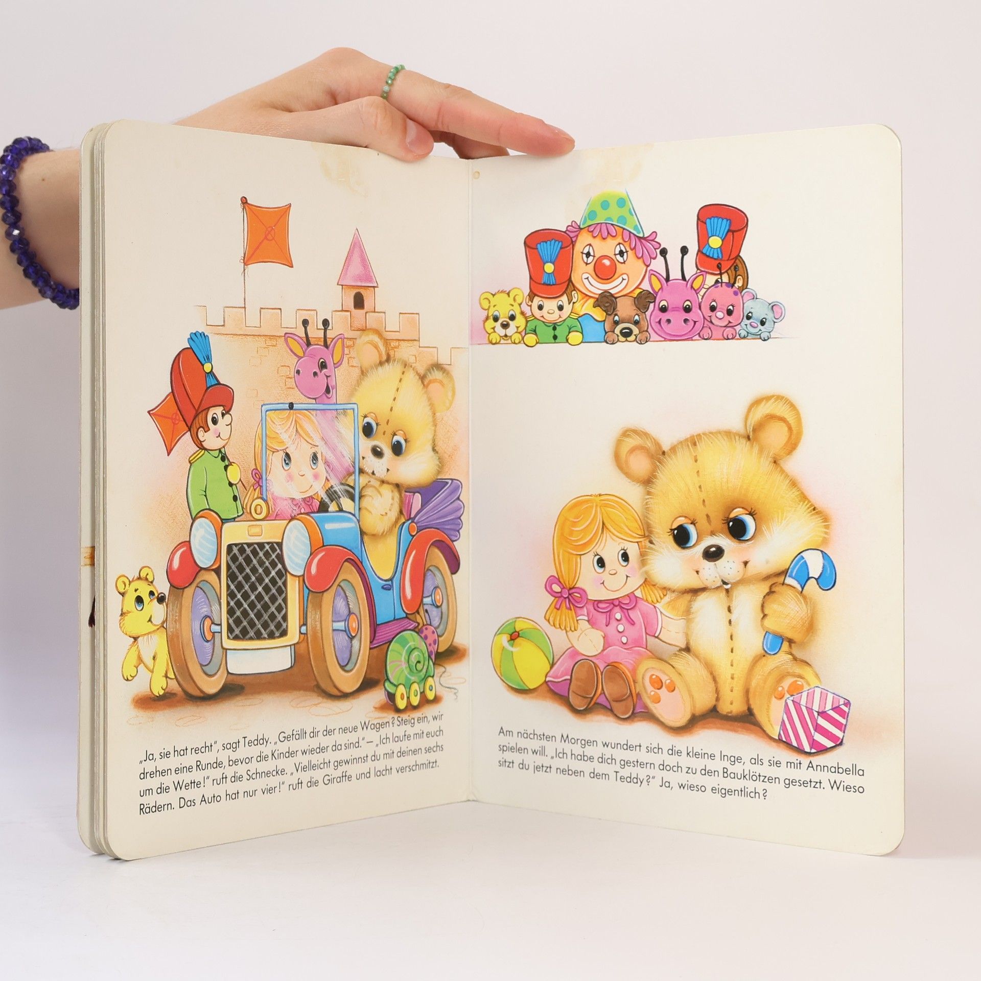 Dudley Moseley Mit Teddy im Kindergarten