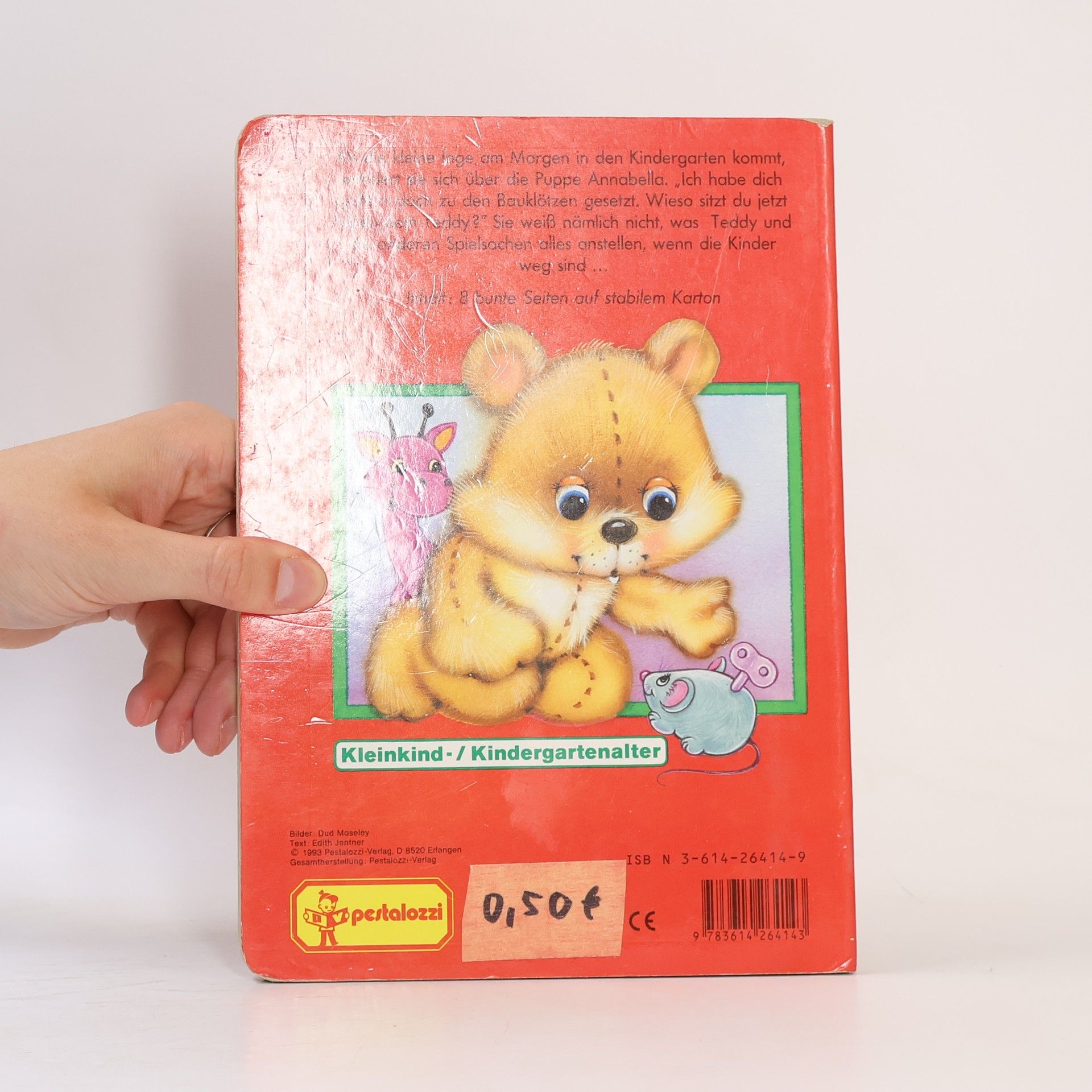 Dudley Moseley Mit Teddy im Kindergarten