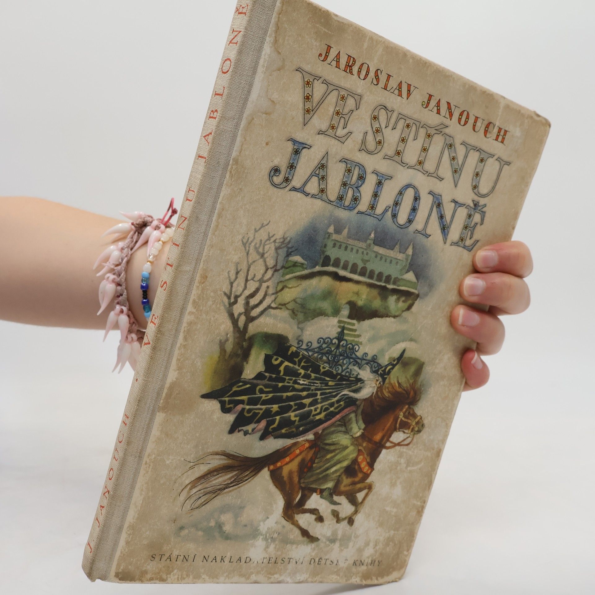 Jaroslav Janouch Ve stínu jabloně