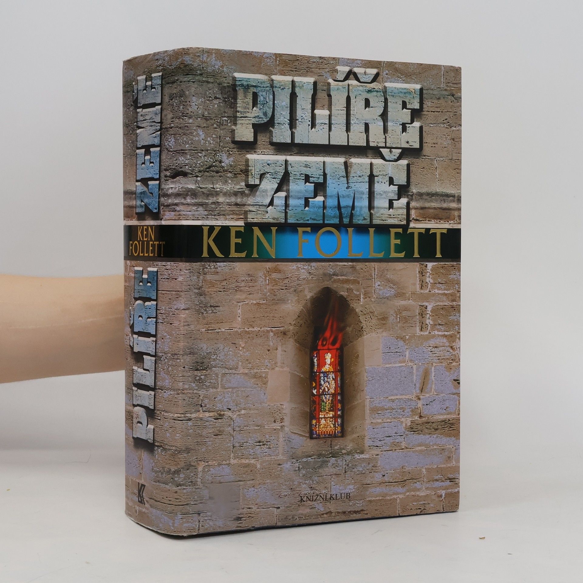 Ken Follett Pilíře země