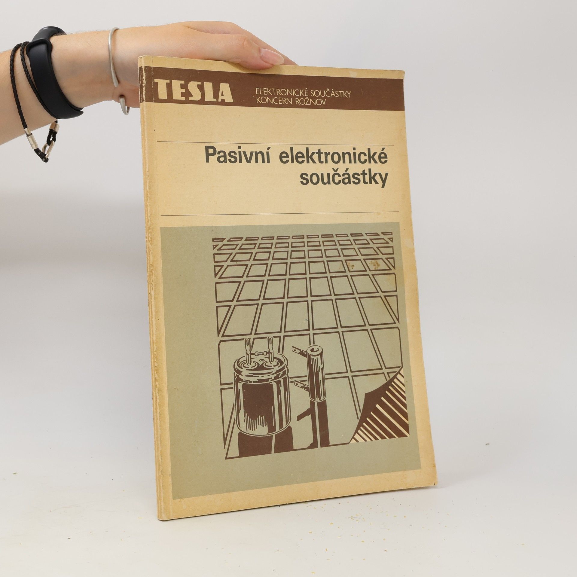 Autorenkollektiv Tesla. Pasivní elektronické součástky