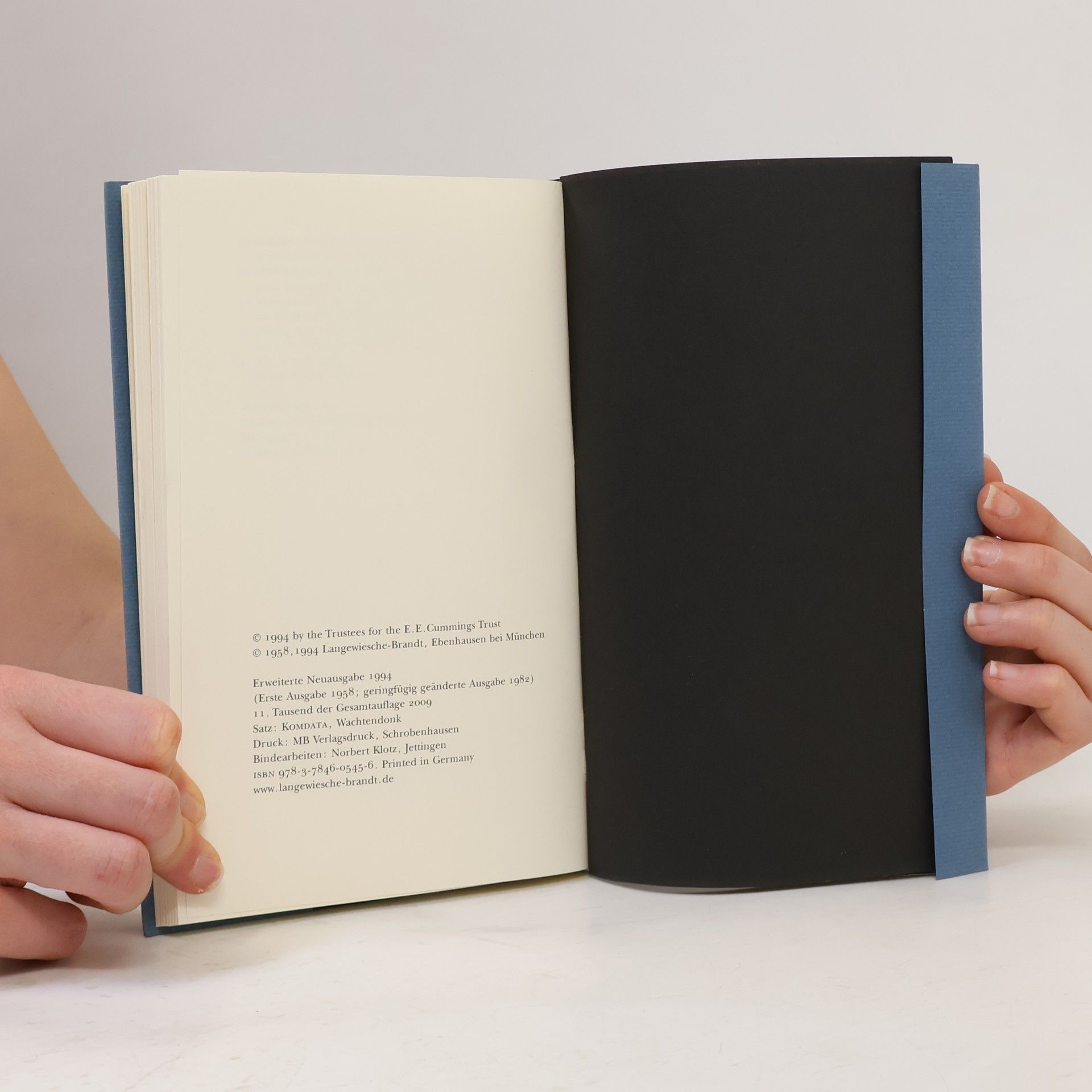 E. E. Cummings Poems. Gedichte.