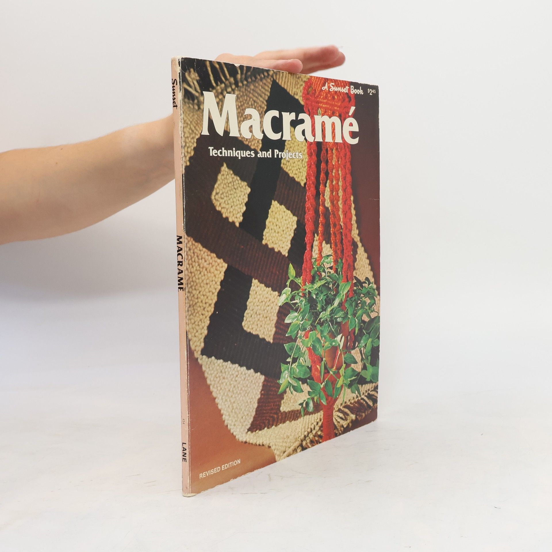 Various authors Macramé: Techniques and Projects