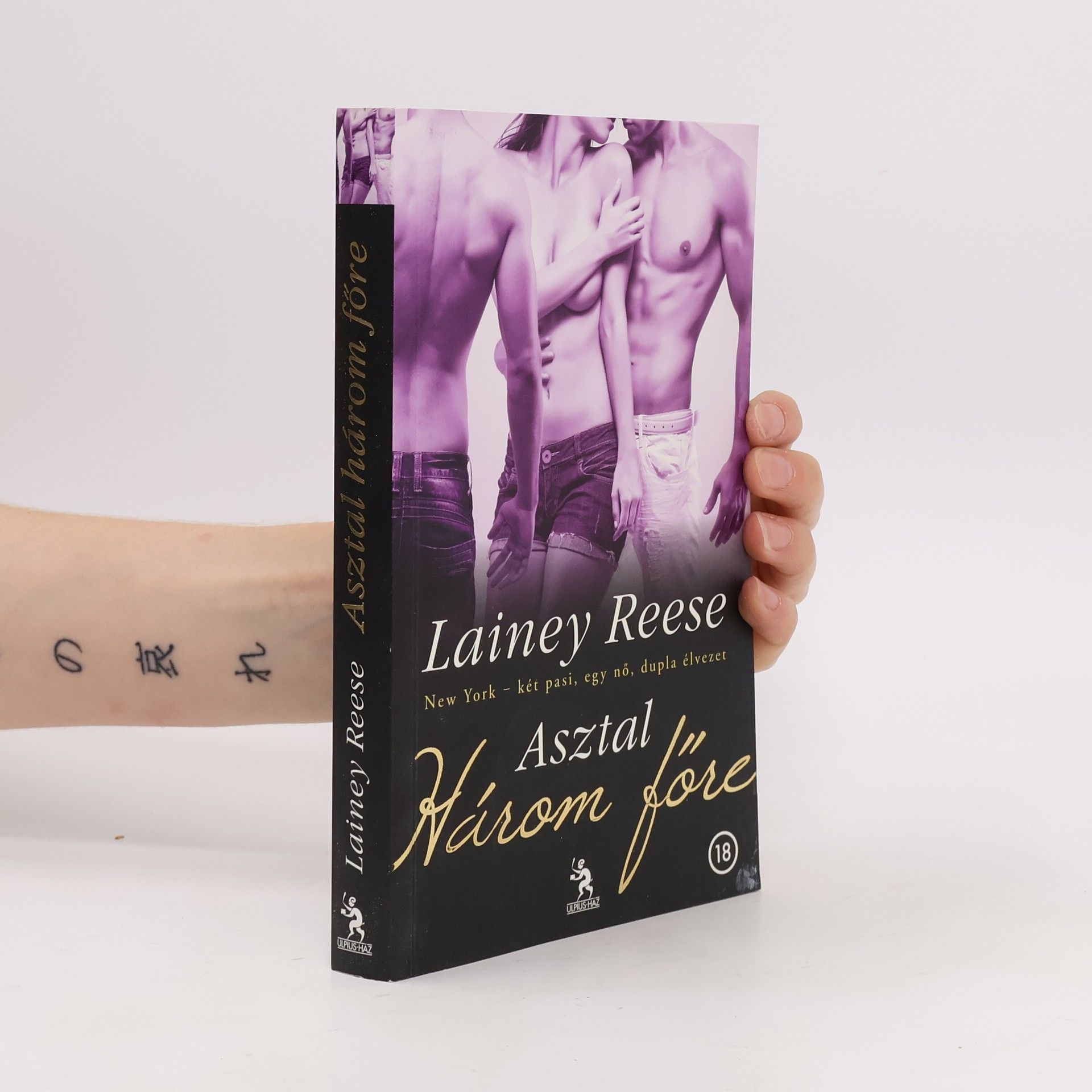 Lainey Reese Asztal három főre
