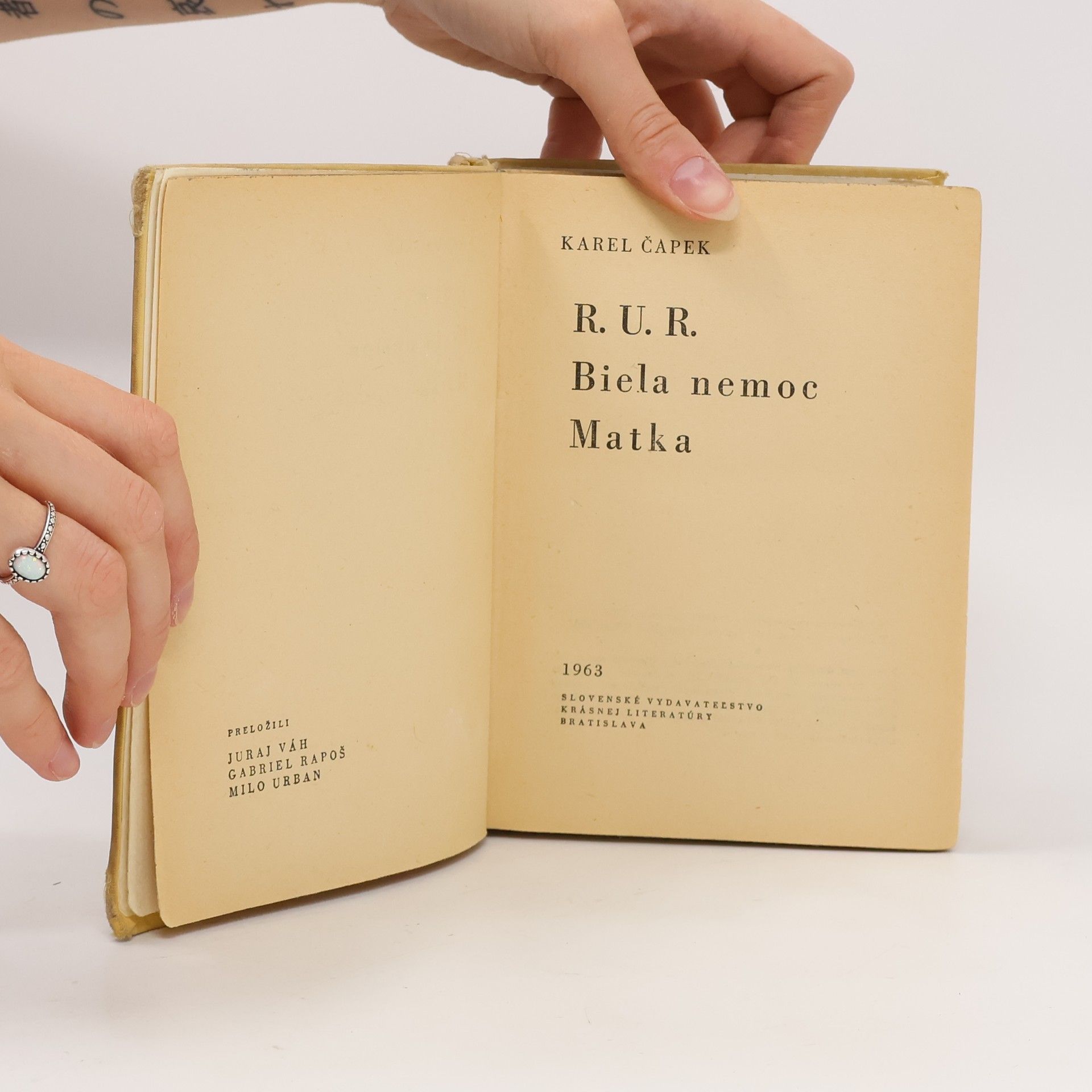 Karel Čapek R. U. R., Biela nemoc, Matka