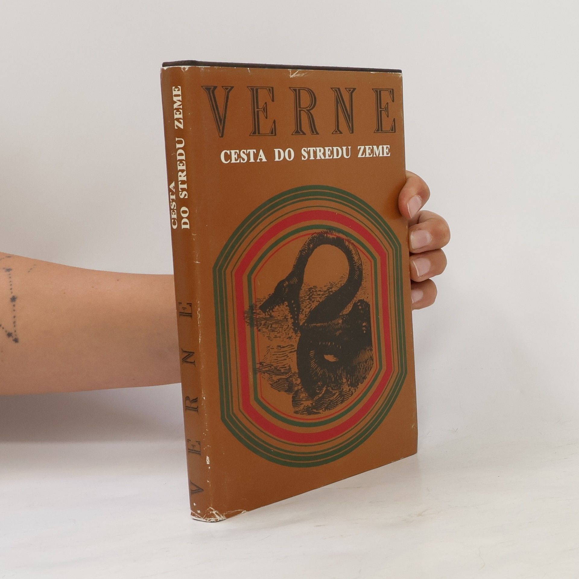 Jules Verne Cesta do stredu Zeme