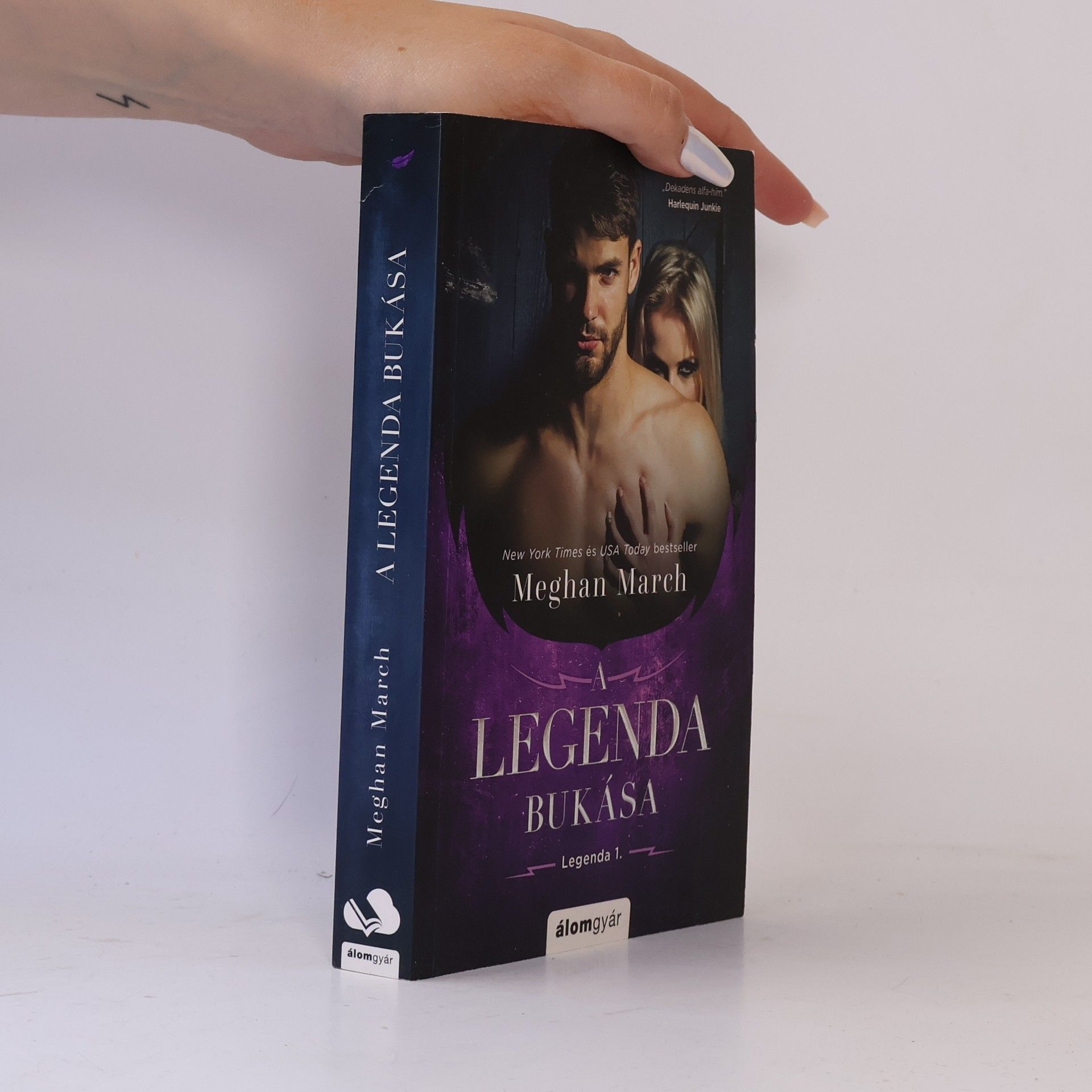 Meghan March Legenda - 1: A Legenda bukása