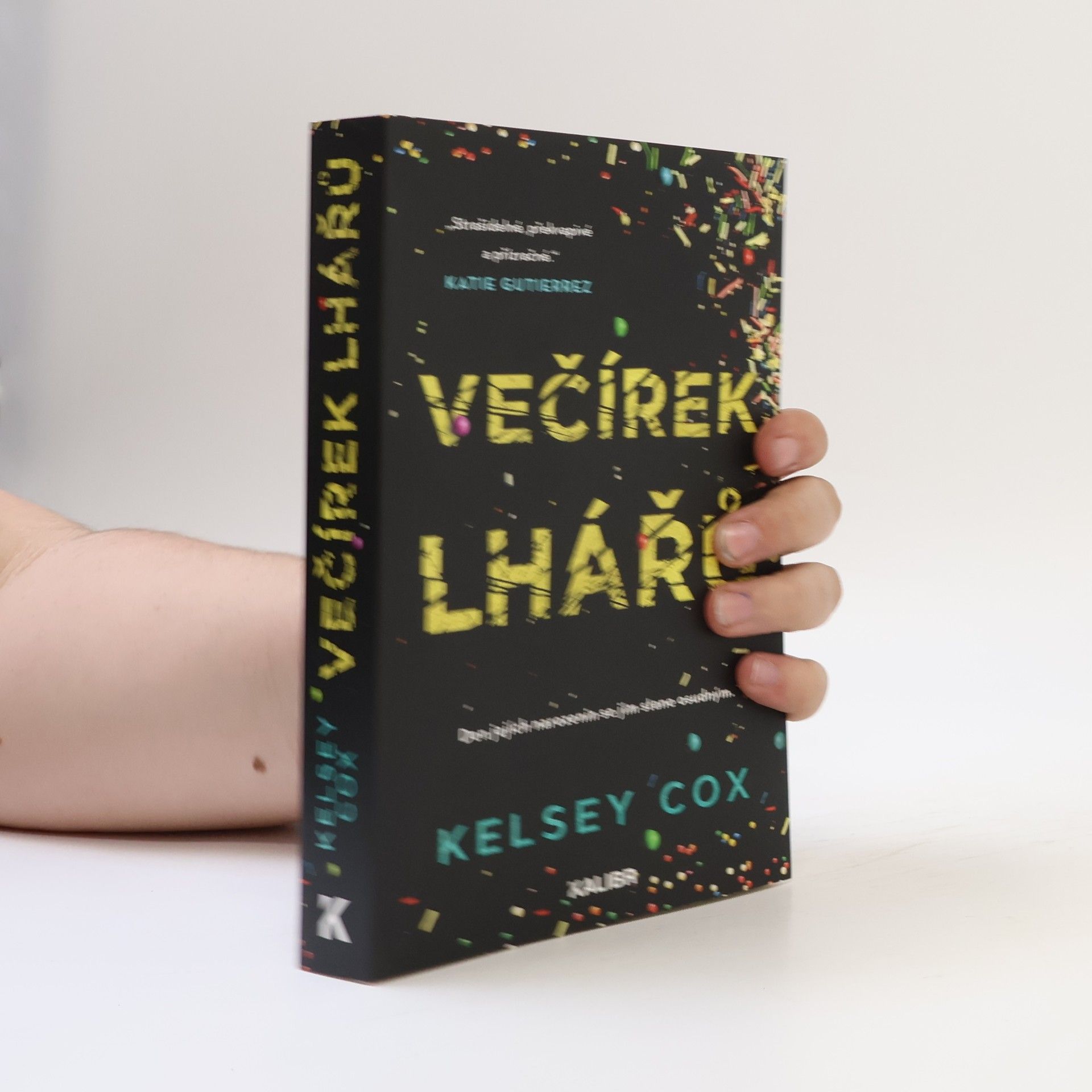 Kelsey Cox Večírek lhářů