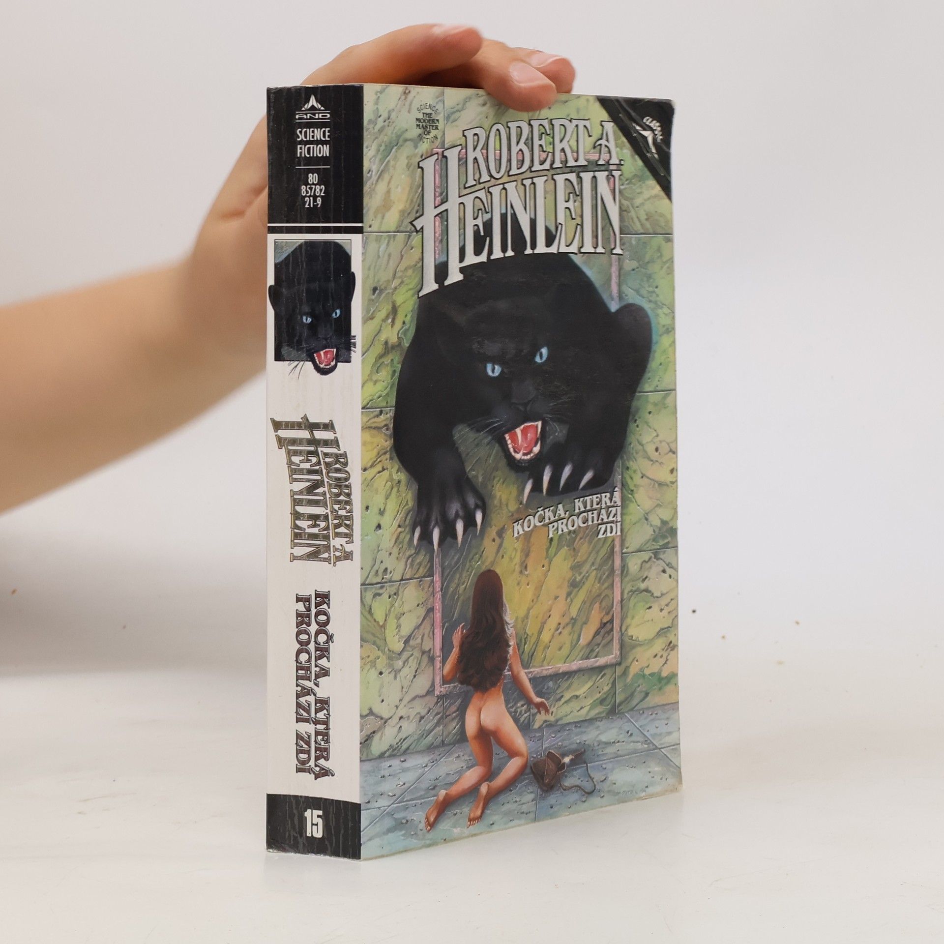 Robert A. Heinlein Kočka, která prochází zdí