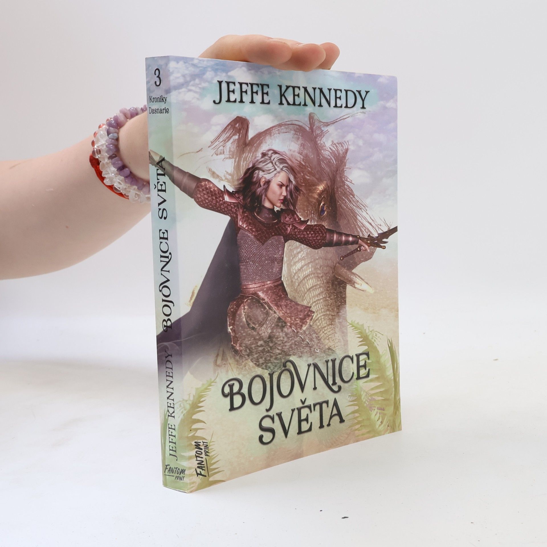 Jeffe Kennedy Kroniky Dasnarie 3: Bojovnice světa