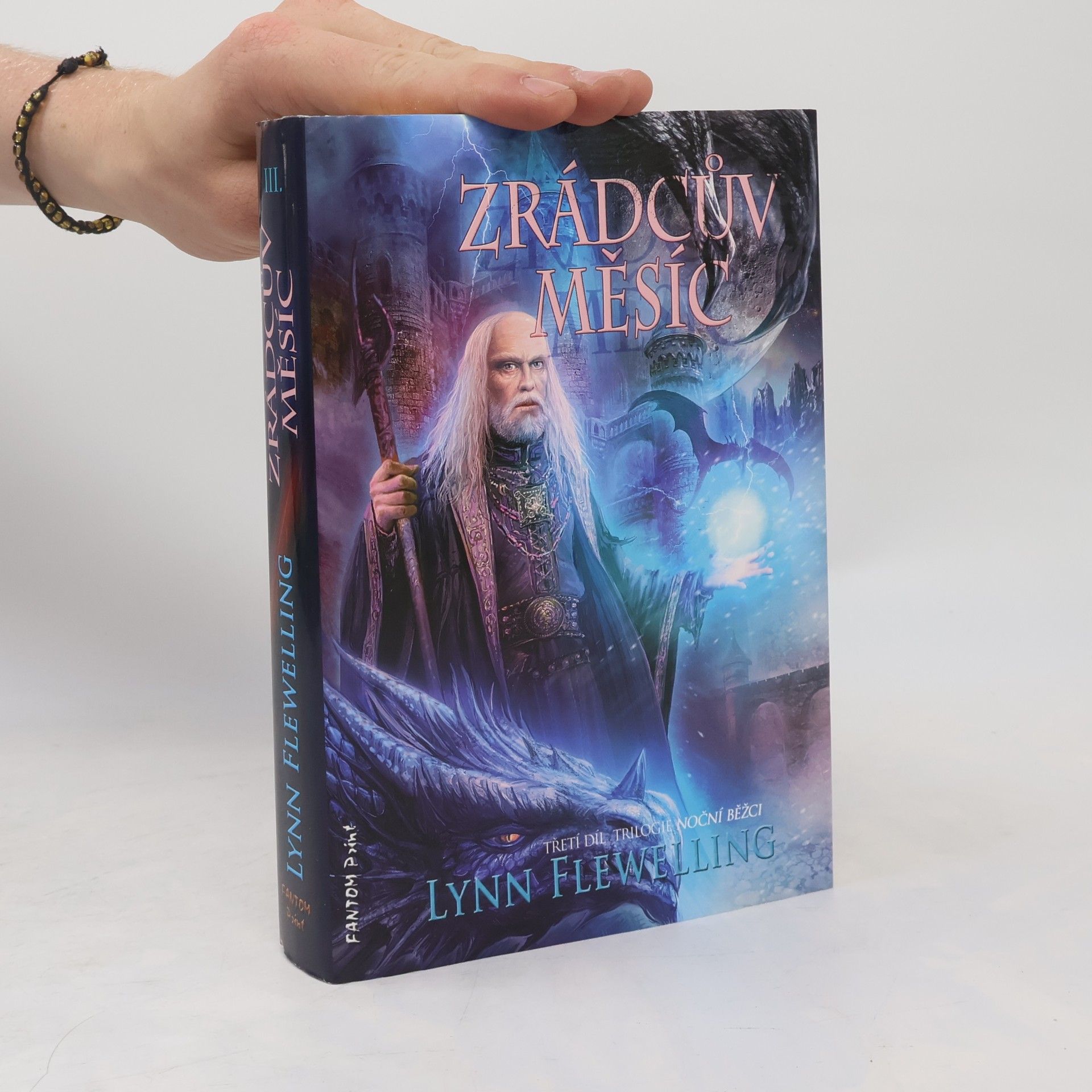 Lynn Flewelling Zrádcův měsíc : Noční běžci. [3. díl]