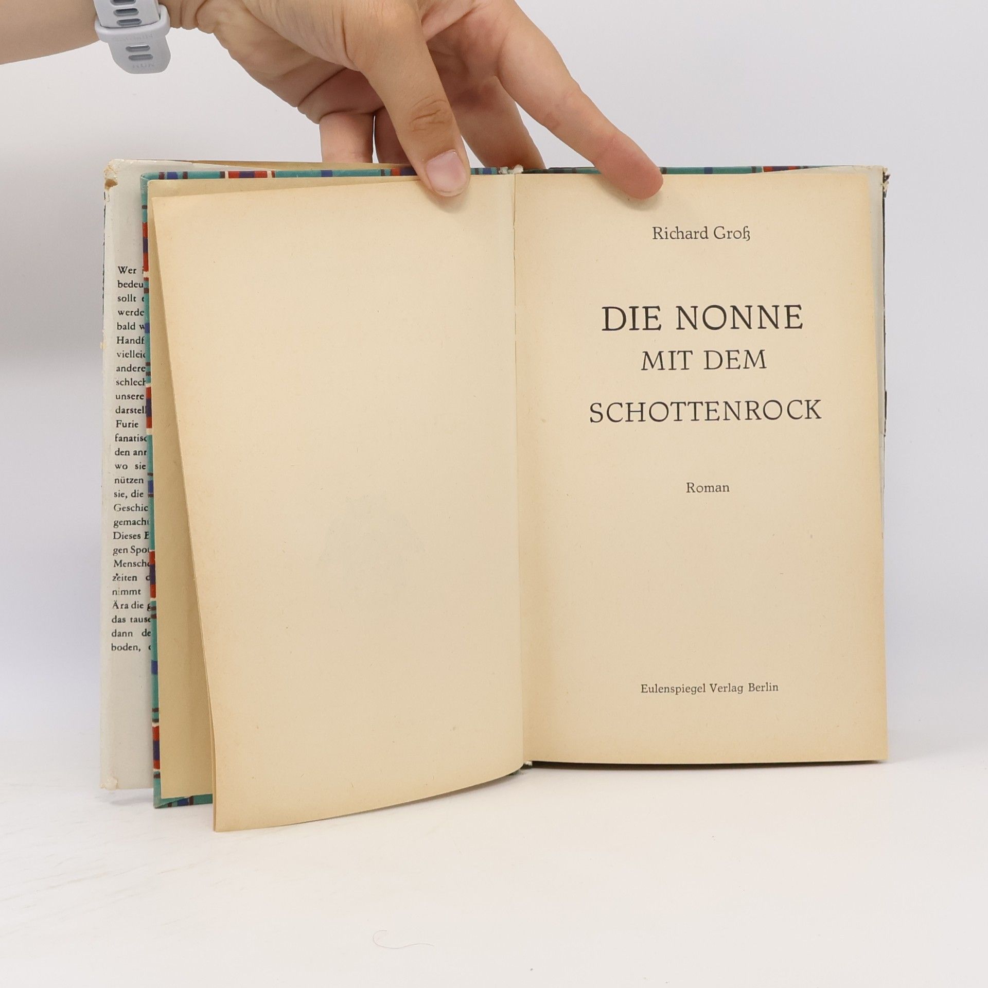 Richard Gross Die Nonne mit dem Schottenrock