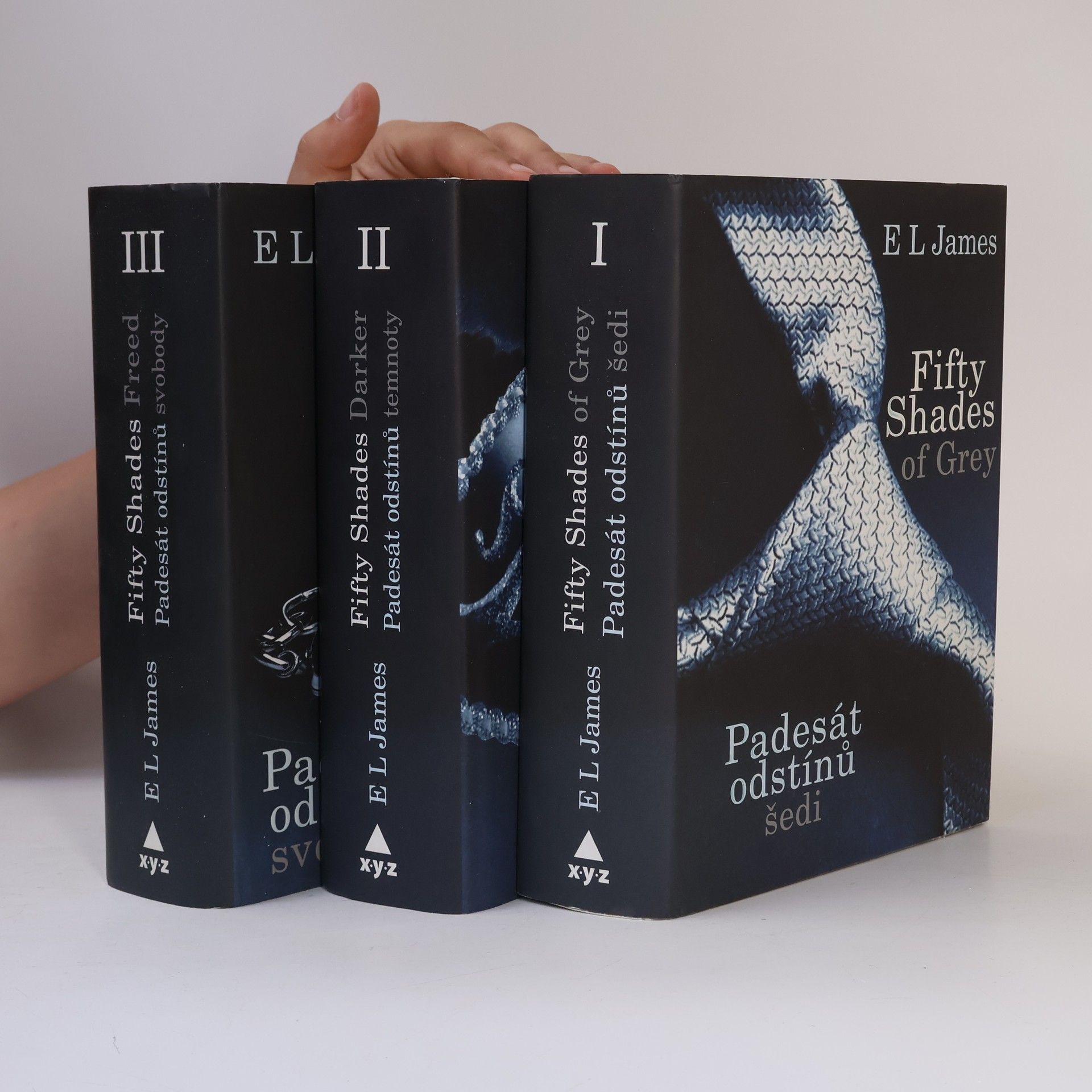 E. L. James Päťdesiat odtieňov 1-3
