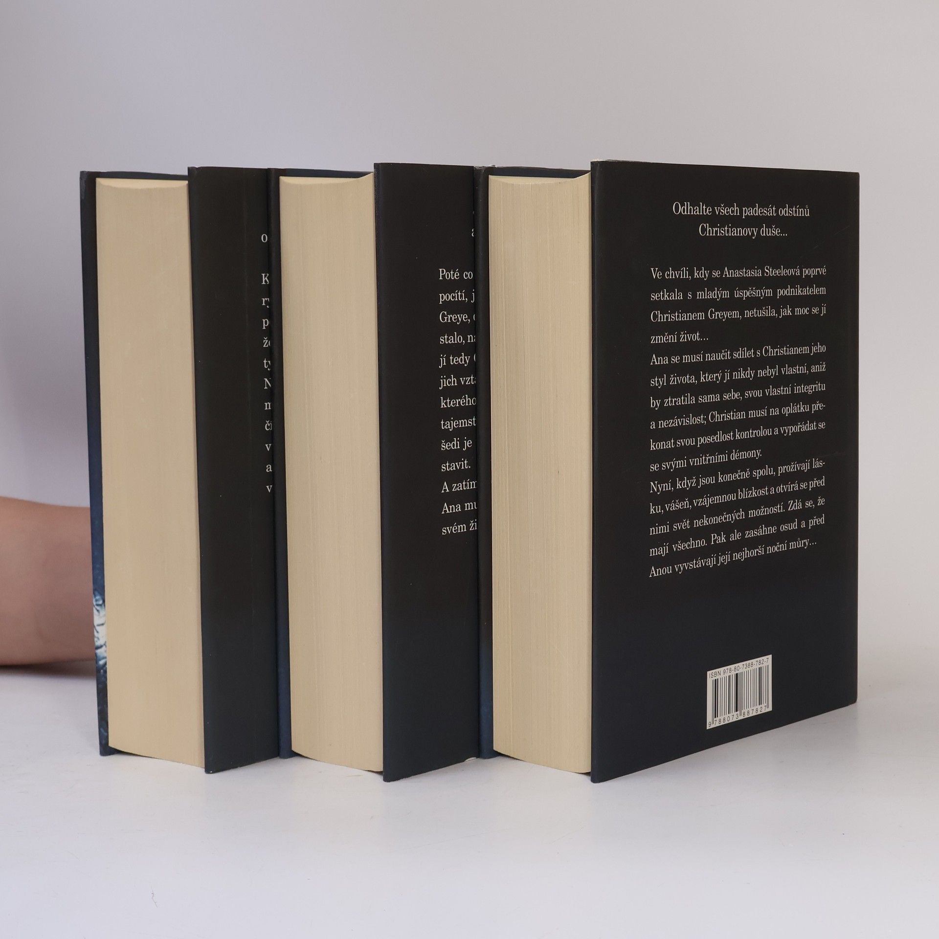 E. L. James Päťdesiat odtieňov 1-3