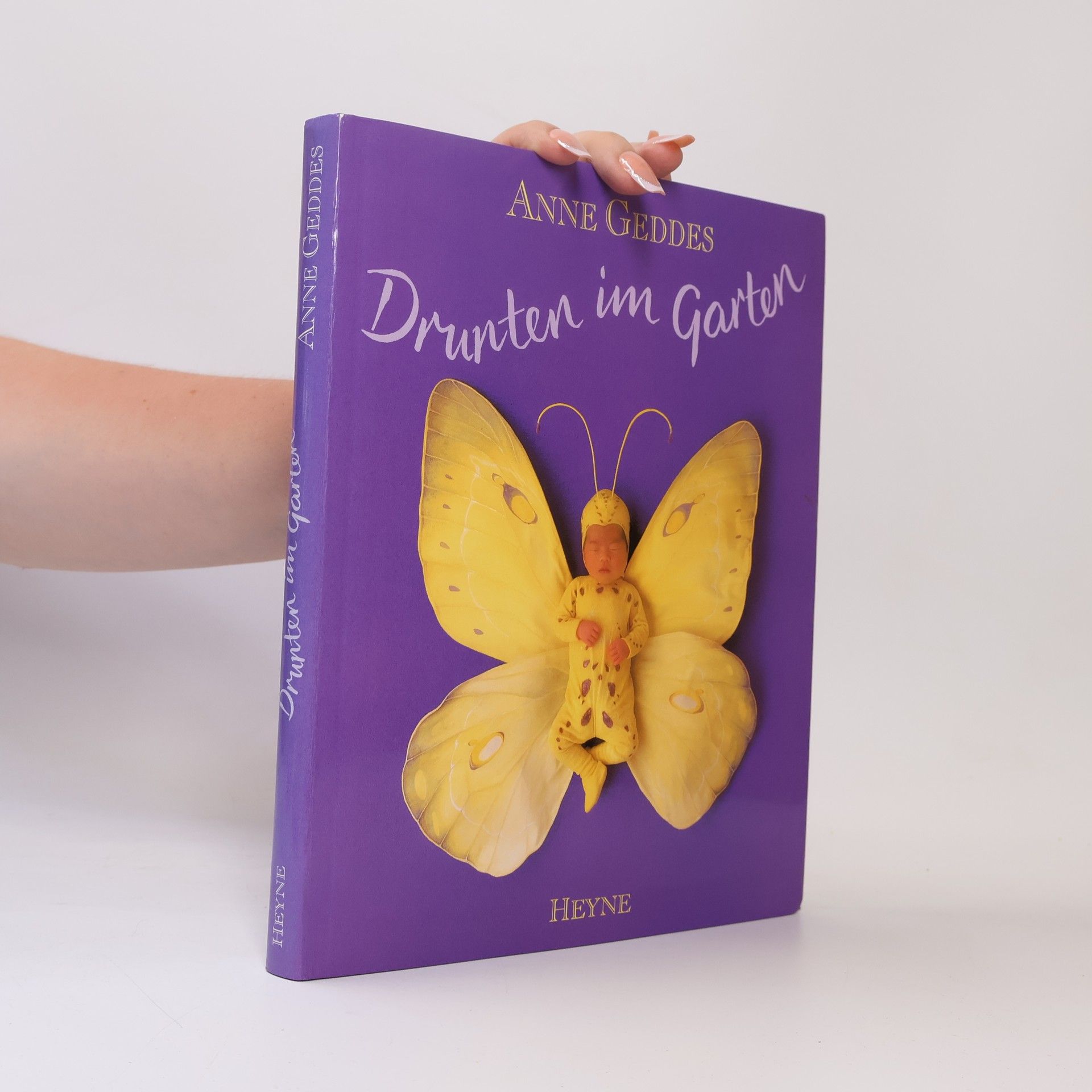 Anne Geddes Drunten im garten