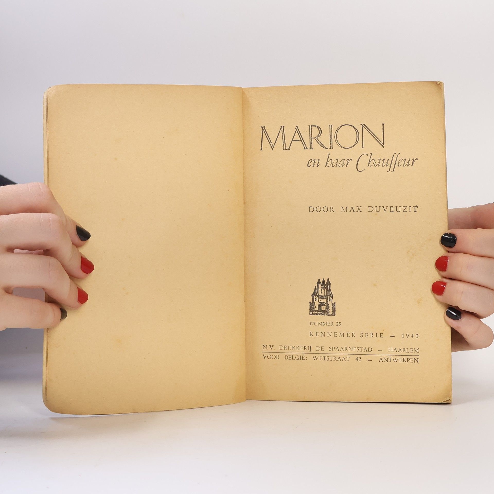 Max Duveuzit Marion en haar Chauffeur