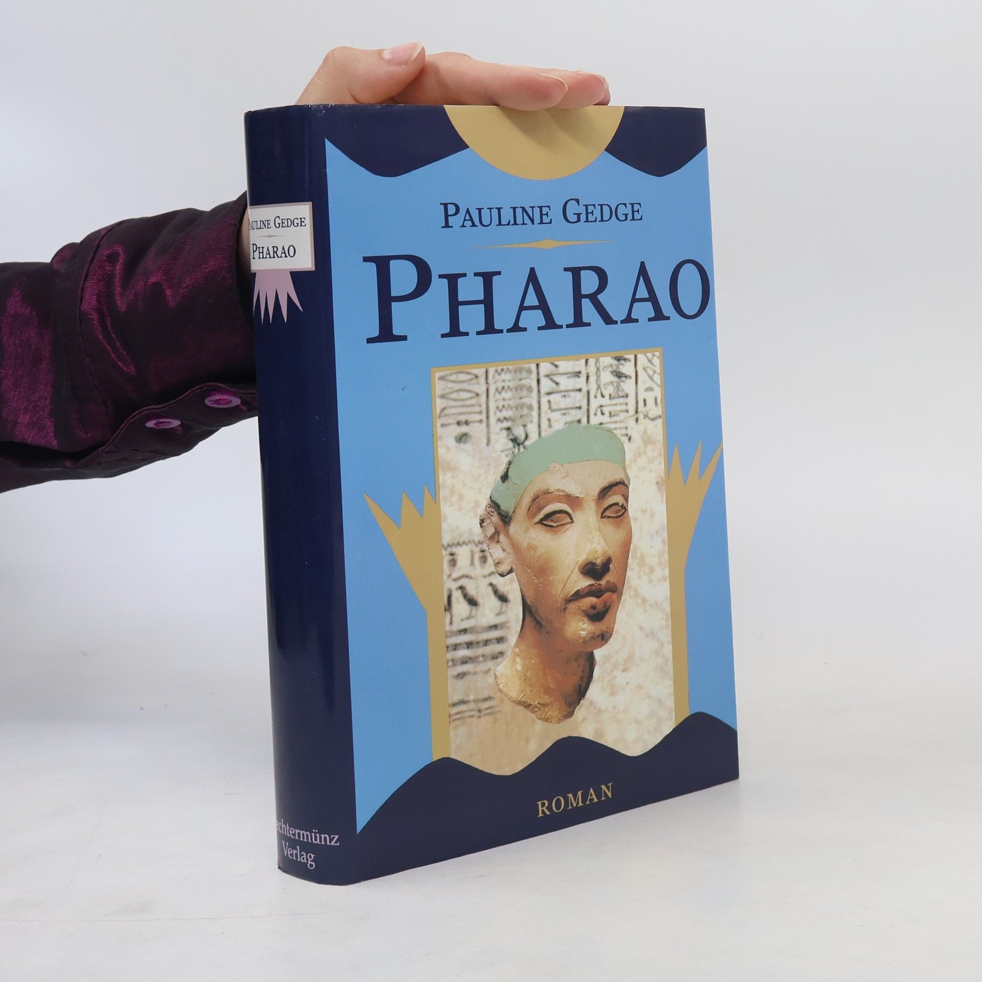 Pauline Gedge Pharao