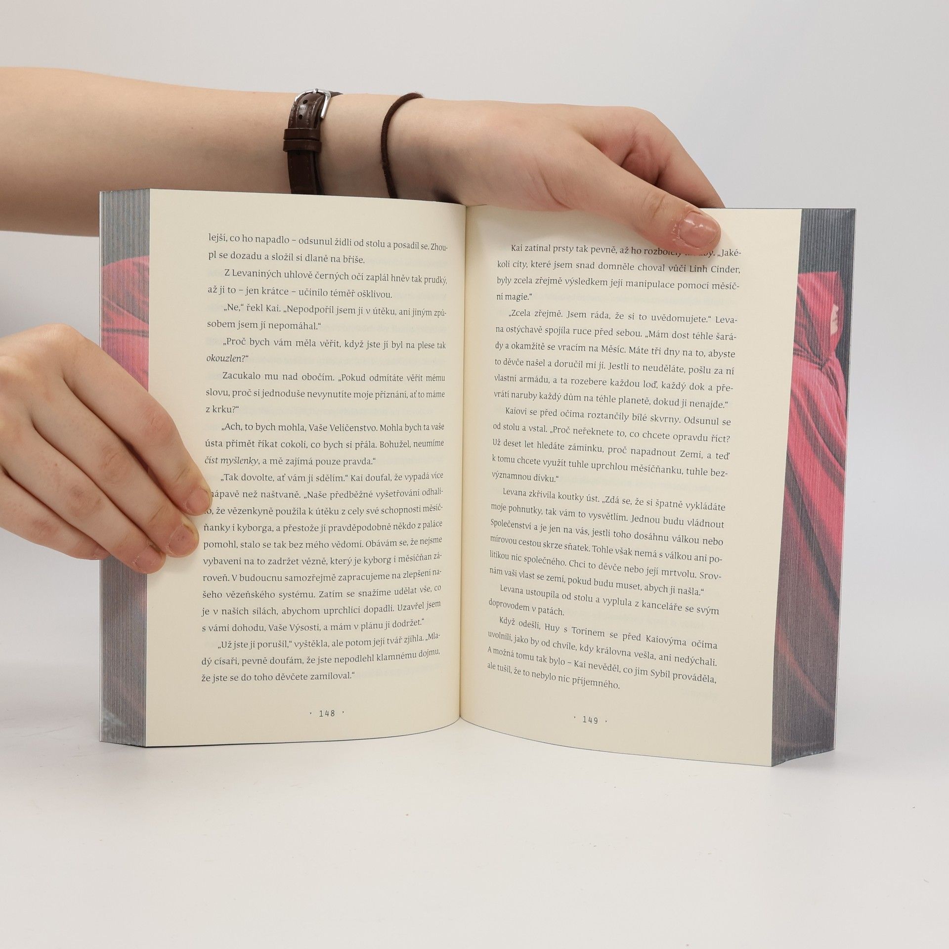 Marissa Meyer Scarlet - Měsíční kroniky