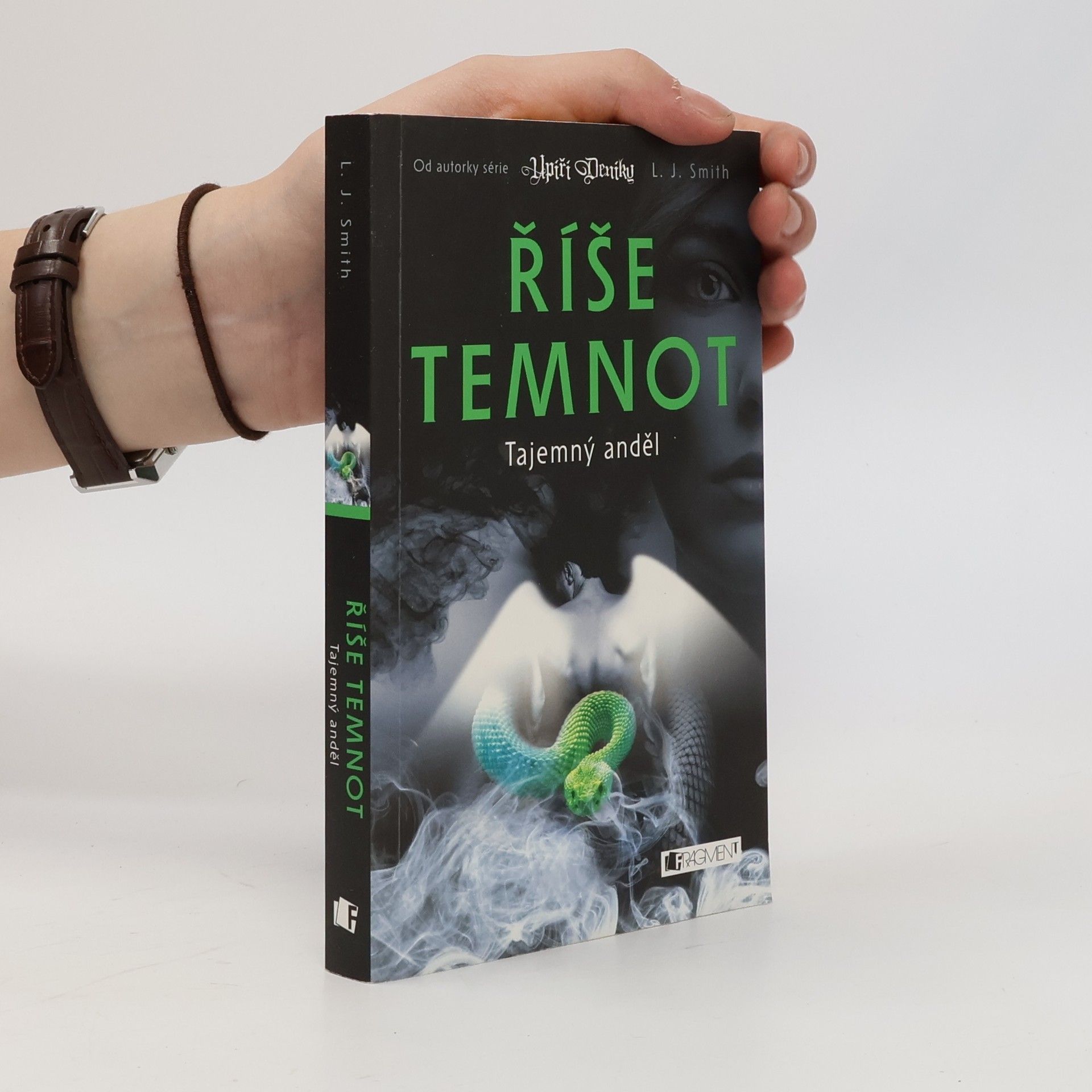 L. J. Smith Říše temnot – Tajemný anděl