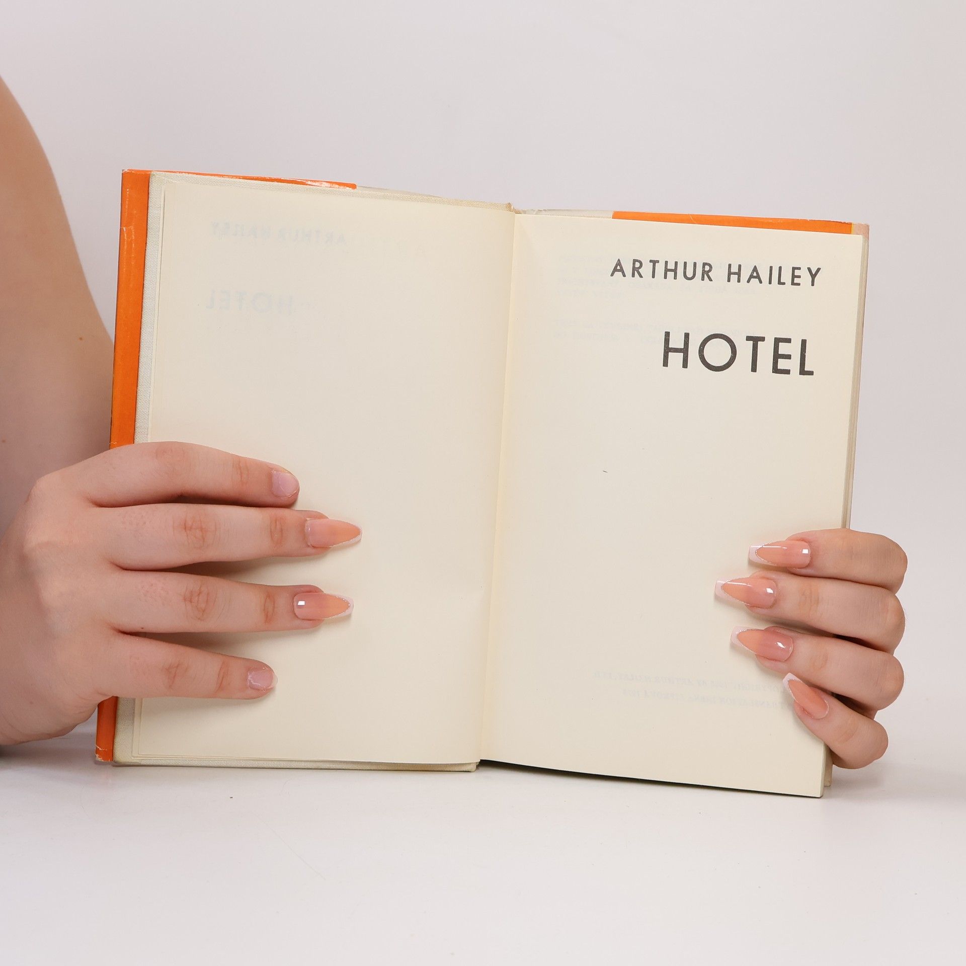 Arthur Hailey Hotel