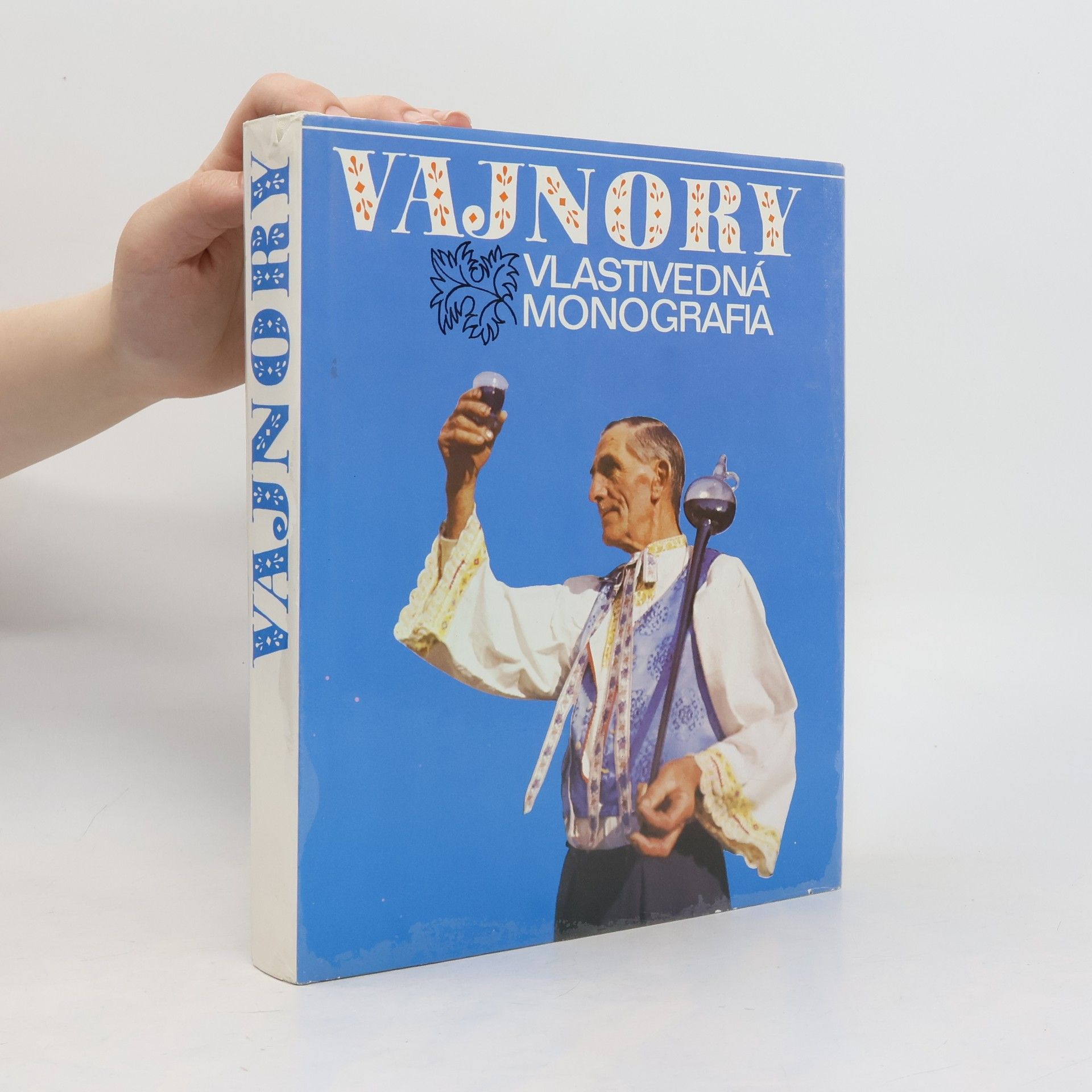 Vajnory. Vlastivedná monografia
