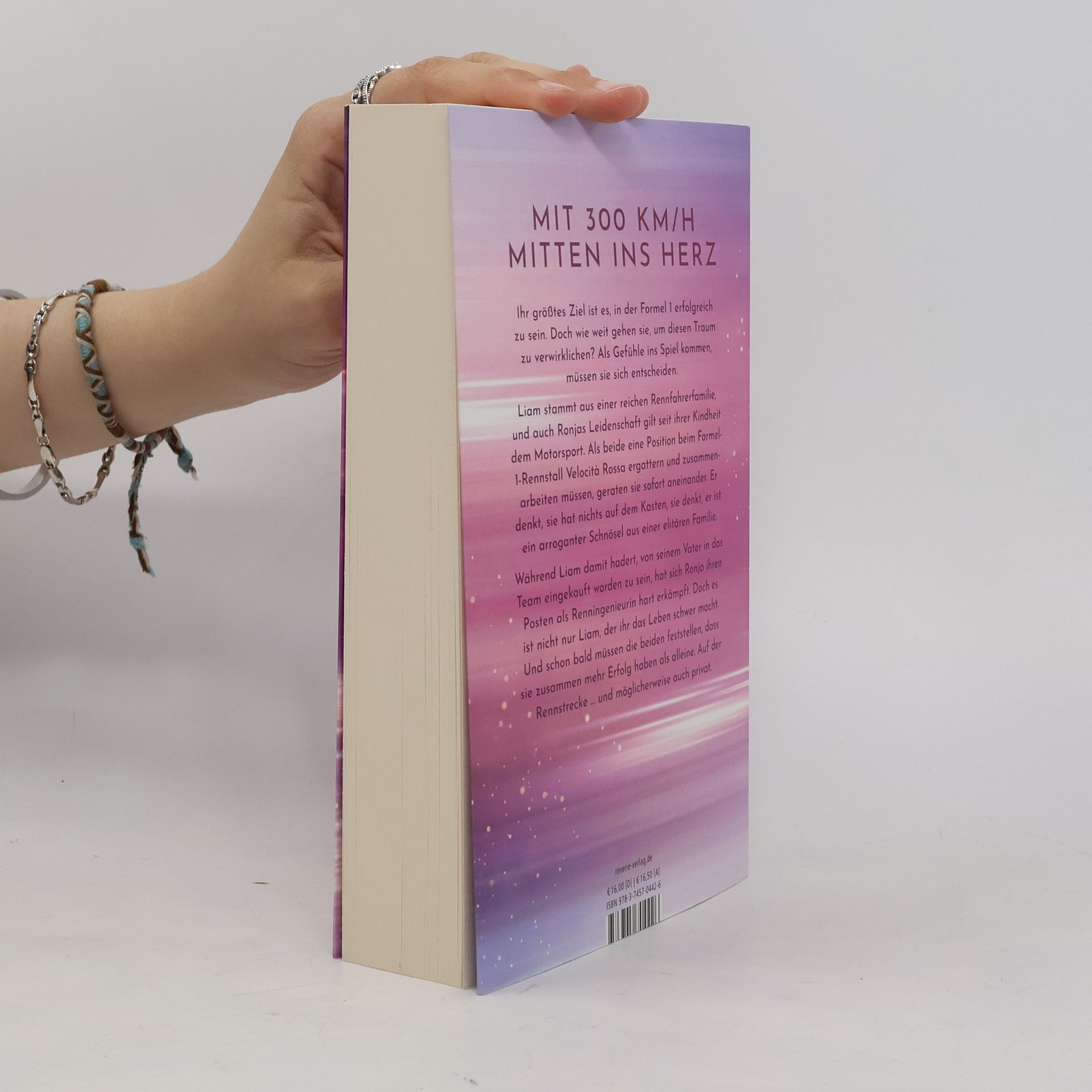 Katharina Juli Heart Racing. Roman | DIE New Adult Romance in der Welt des Rennsports | Mit Tropes wie Workplace-Romance, Enemies-to-Lovers und Secret Relationship