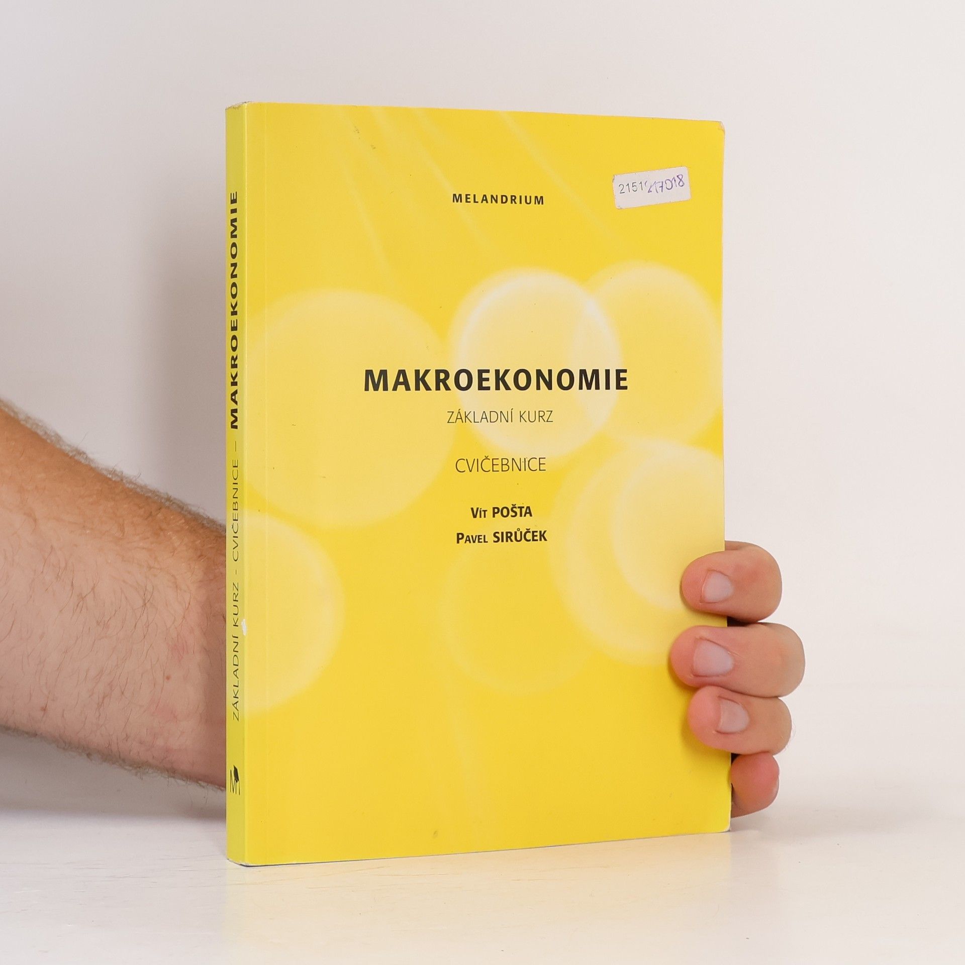 Vít Pošta Makroekonomie: Základní kurz