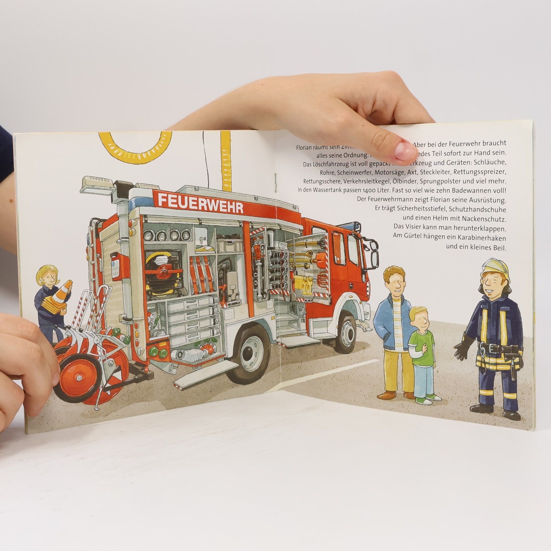 Monika Wittmann LESEMAUS - 122: Große Fahrzeuge bei der Feuerwehr