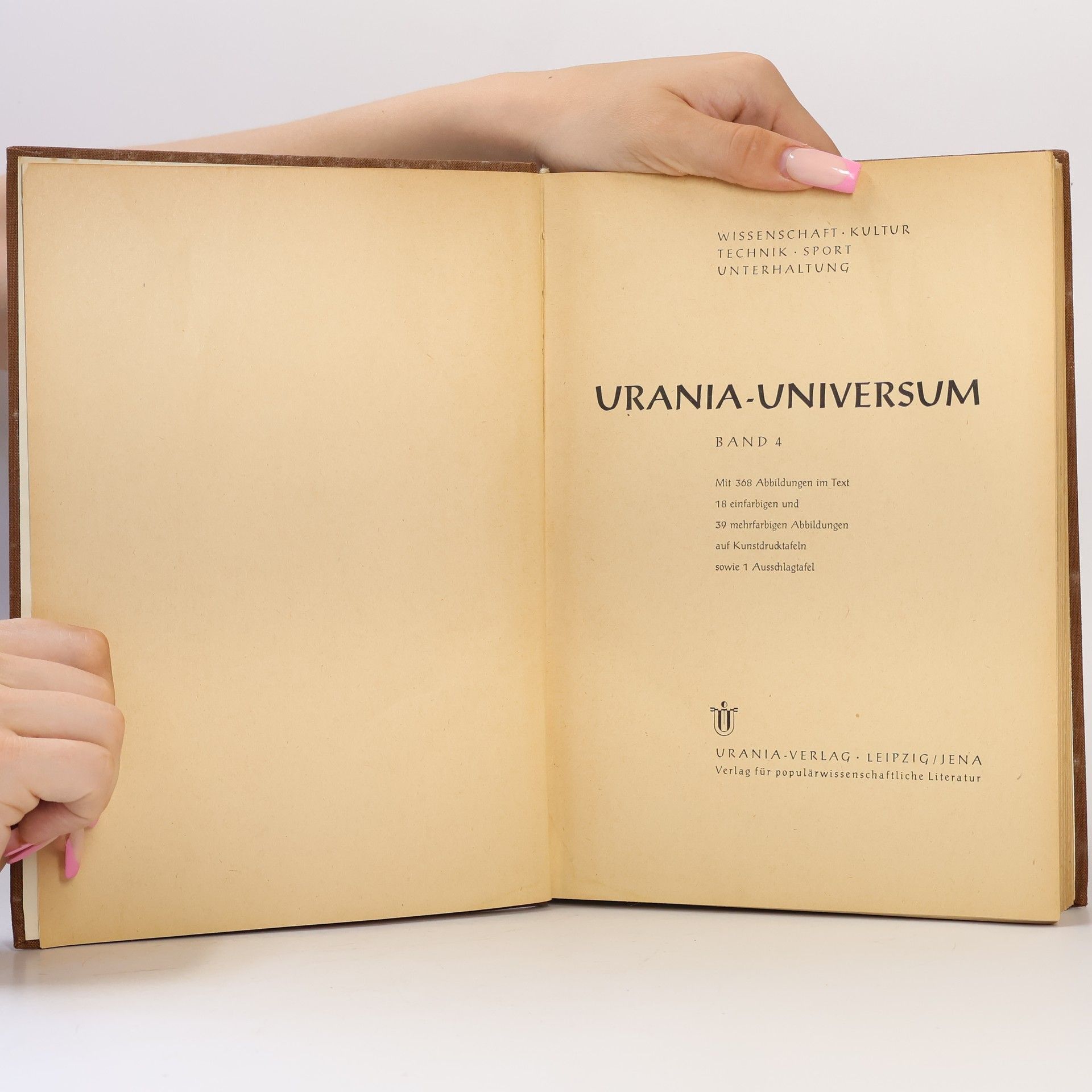 Auteurscollectief Urania-Universum 4