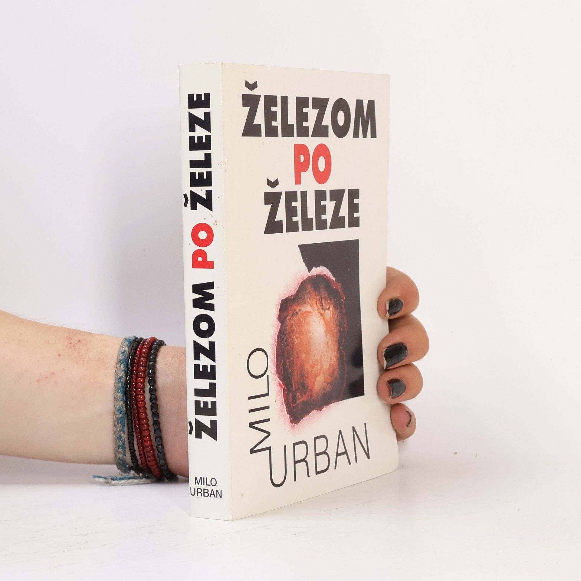 Milo Urban Železom po železe
