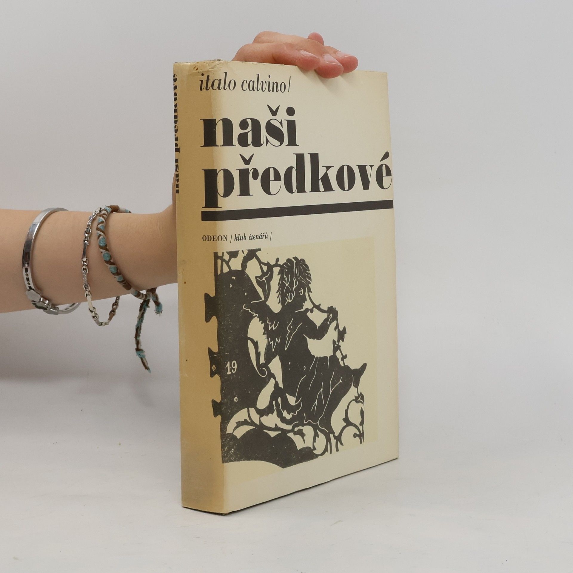 Italo Calvino Naši předkové