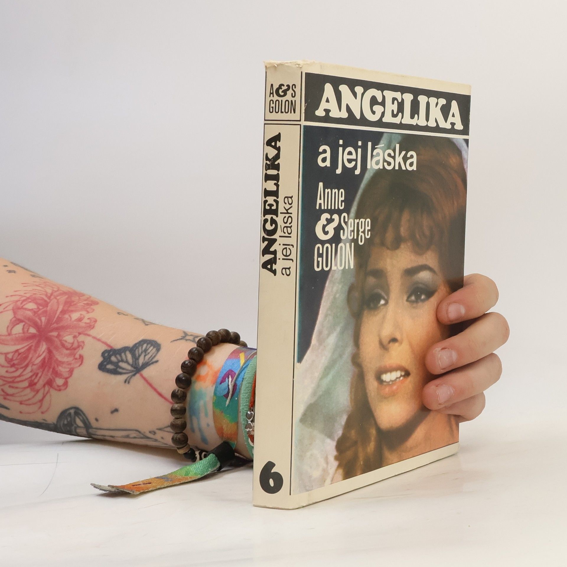 Anne Golon Angelika 6. Angelika a jej láska