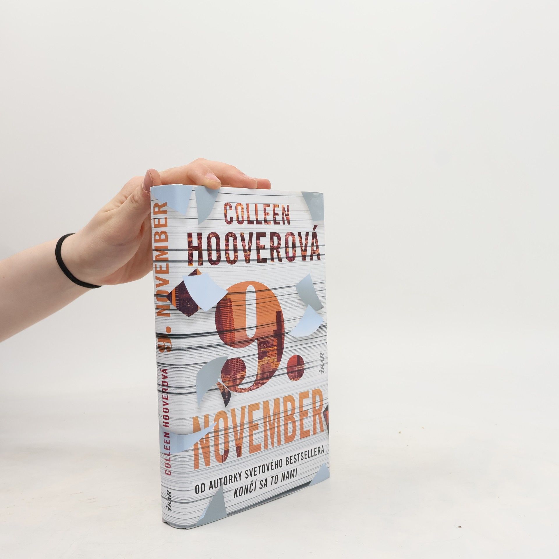 Colleen Hoover 9. november